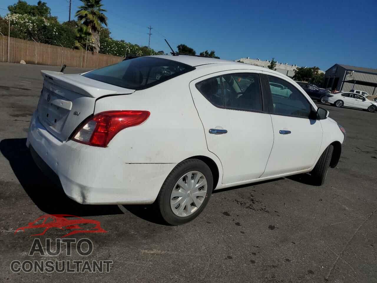 NISSAN VERSA 2019 - 3N1CN7AP3KL879909
