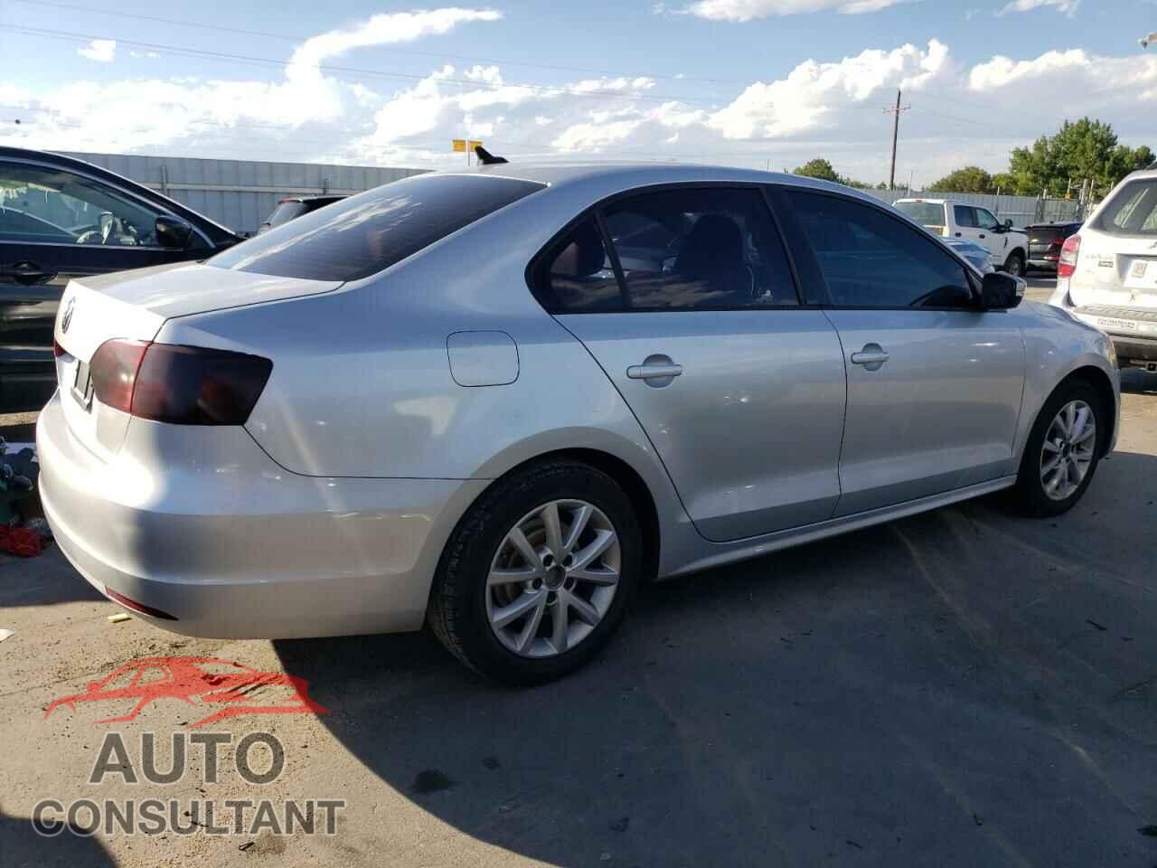 VOLKSWAGEN JETTA 2012 - 3VWDX7AJ4CM077031