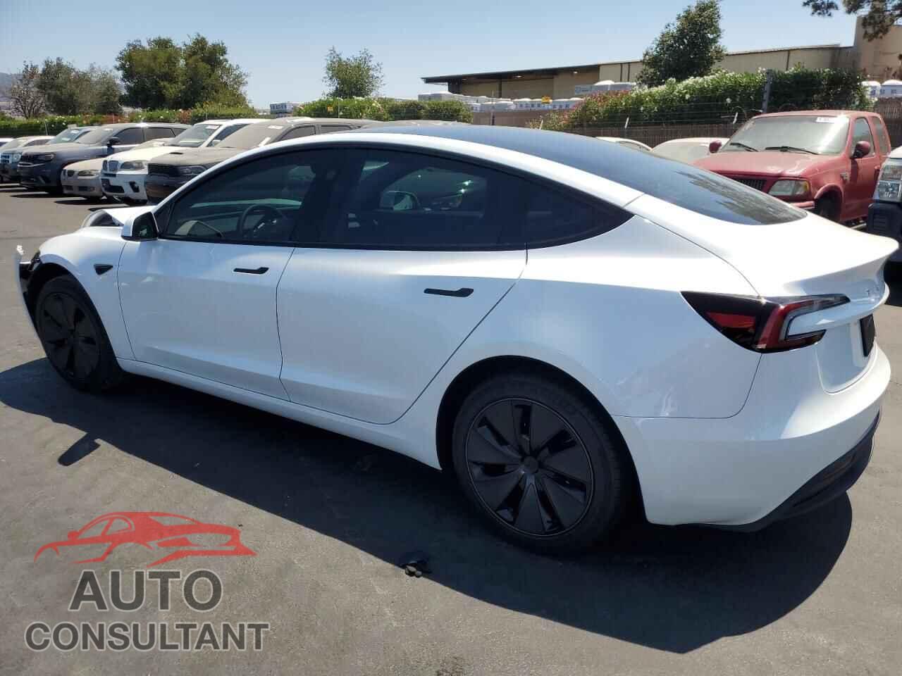 TESLA MODEL 3 2024 - 5YJ3E1EA4RF857698