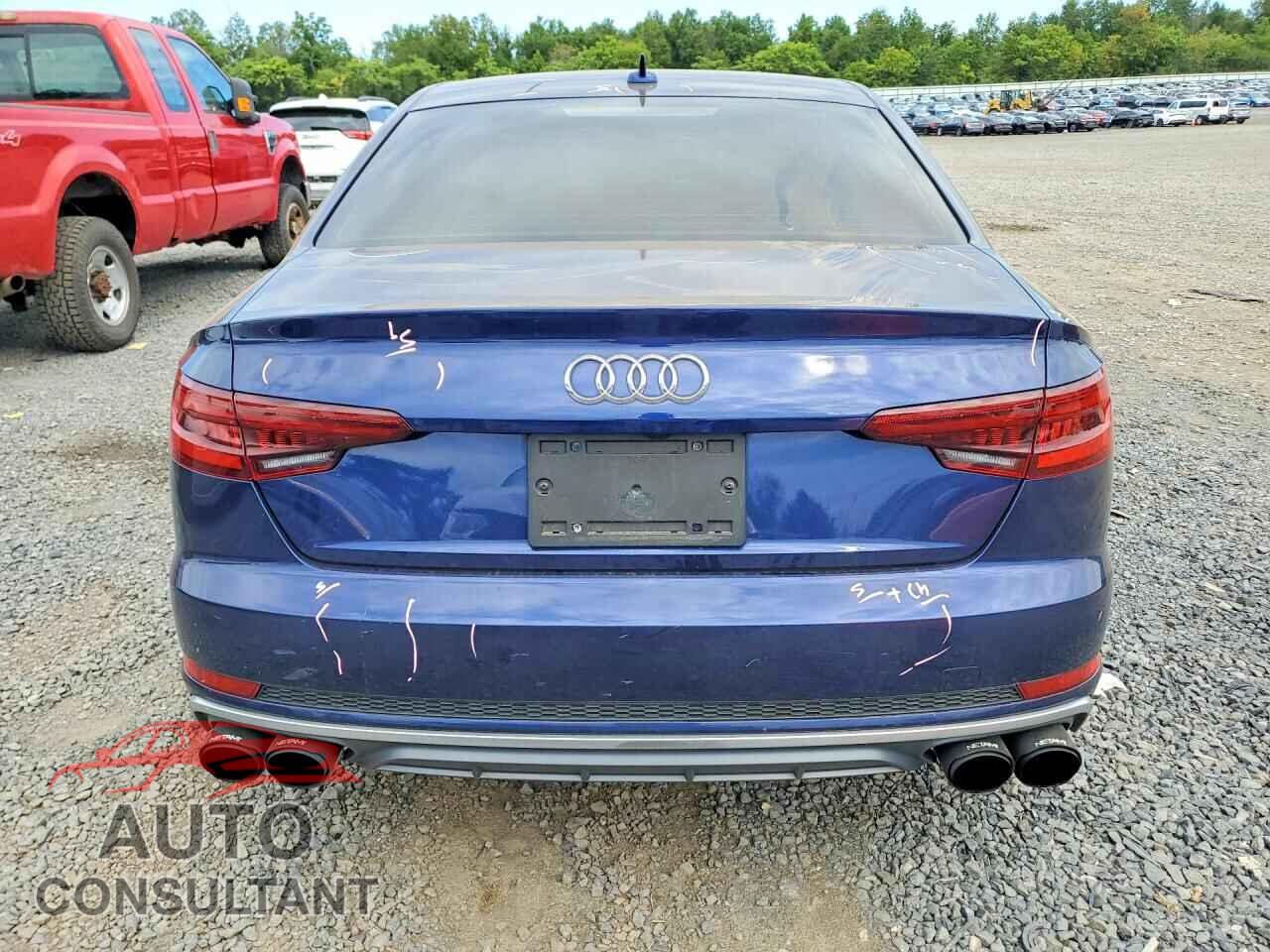 AUDI A4 2019 - WAUDNAF40KA013604