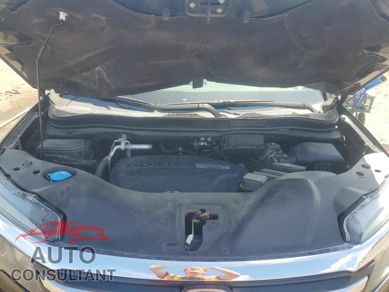 HONDA PILOT 2018 - 5FNYF6H01JB020821