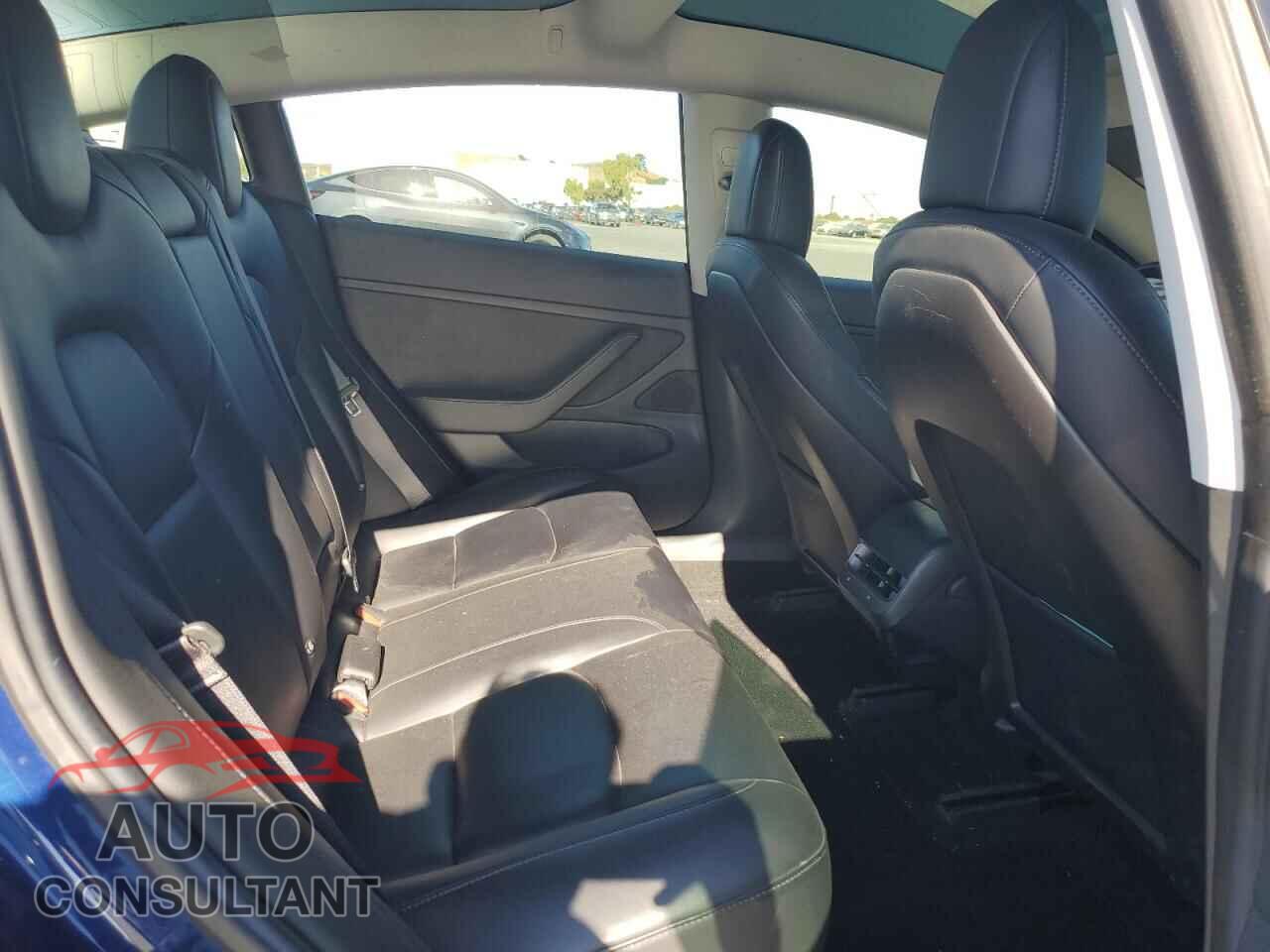 TESLA MODEL 3 2018 - 5YJ3E1EA5JF040325