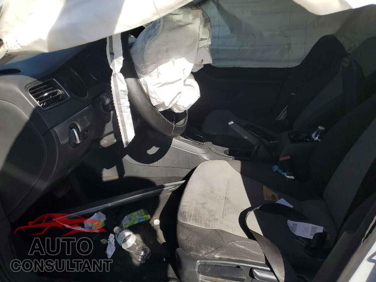 VOLKSWAGEN JETTA 2017 - 3VW2B7AJ0HM312490