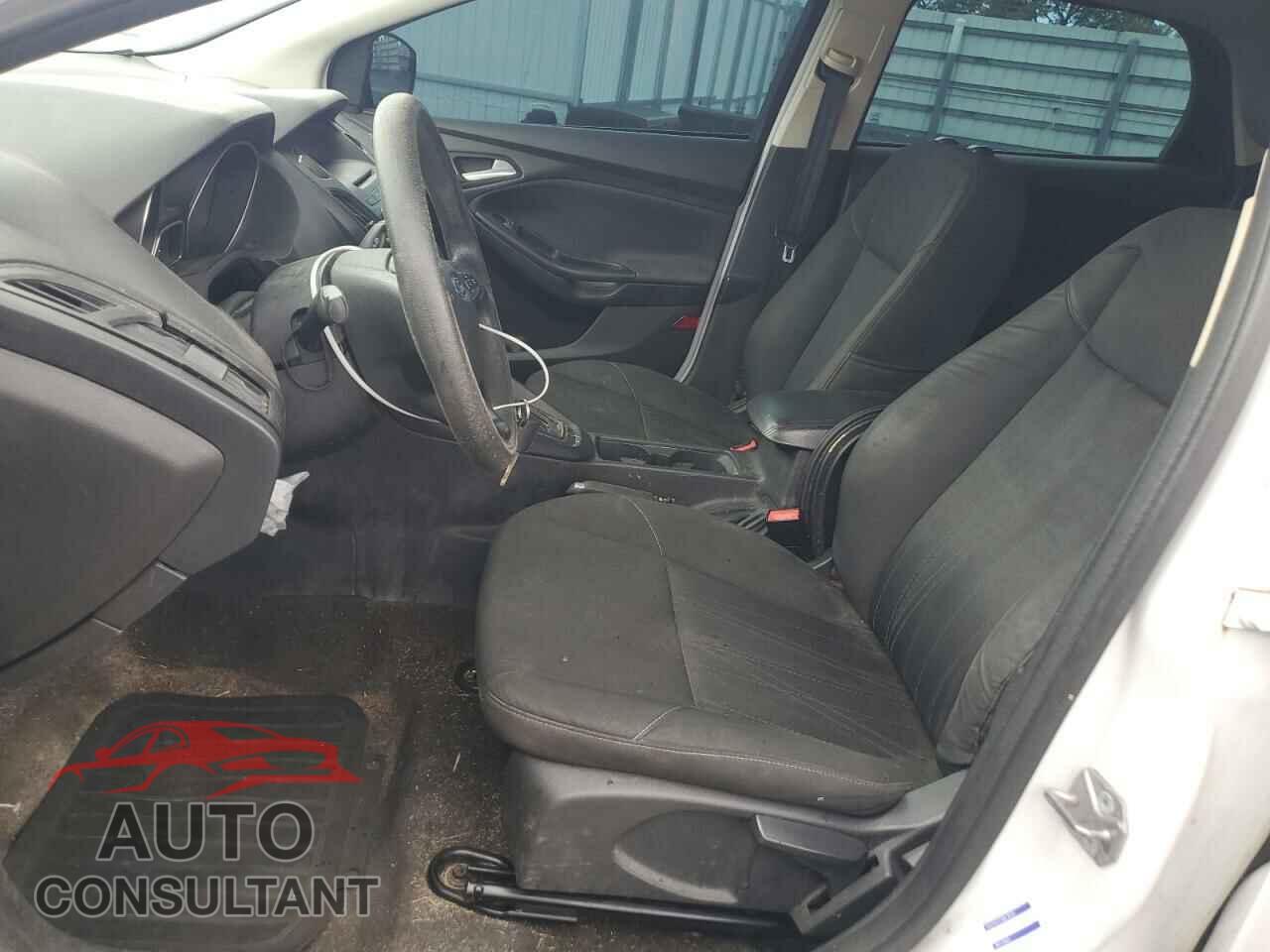 FORD FOCUS 2016 - 1FADP3F2XGL204472