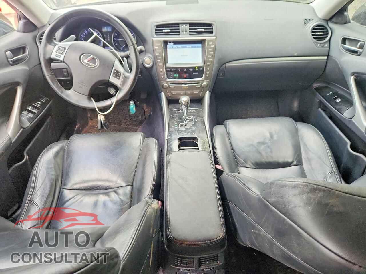 LEXUS IS 2011 - JTHCF5C26B2035122
