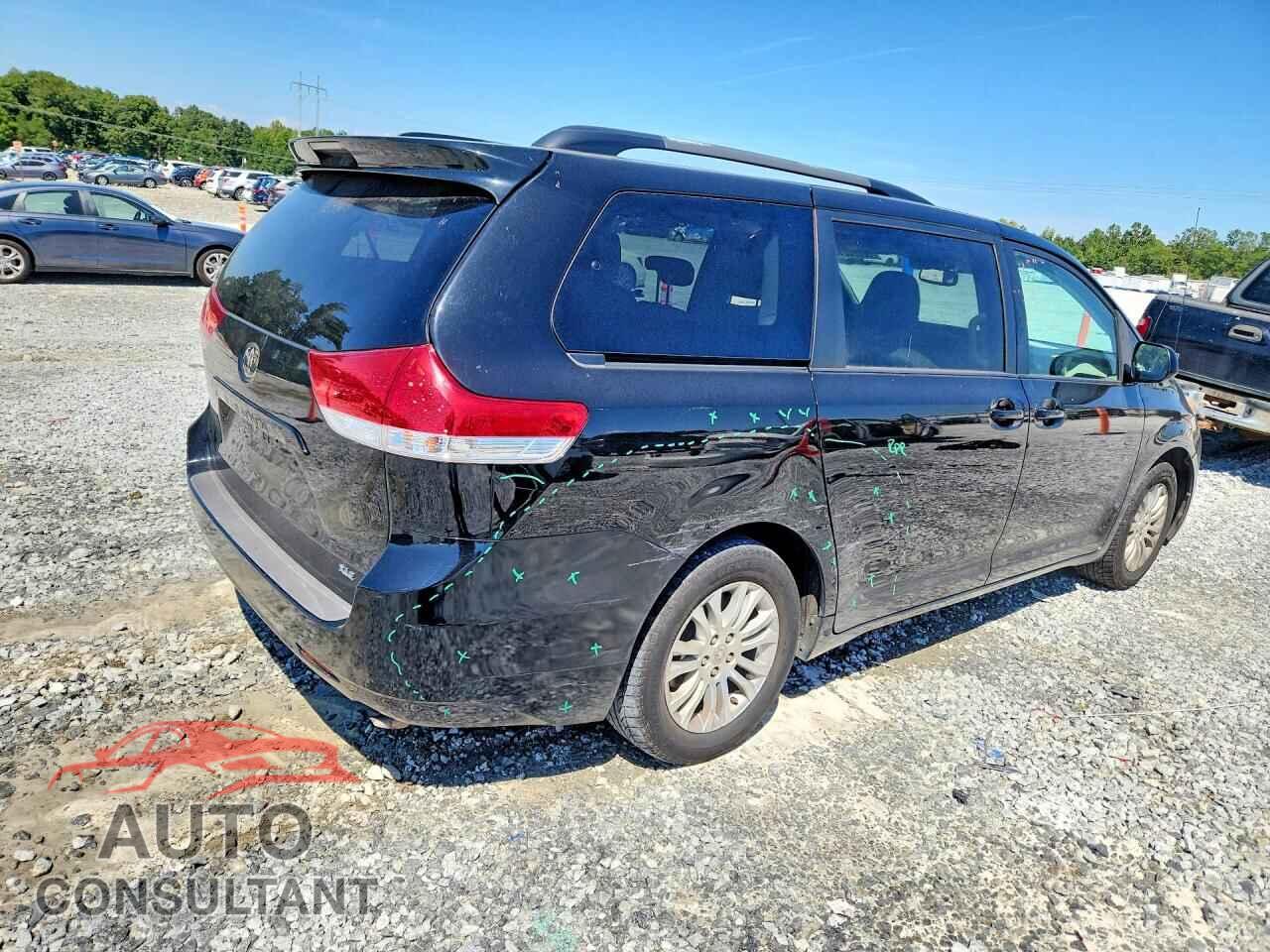 TOYOTA SIENNA 2011 - 5TDYK3DC0BS160785