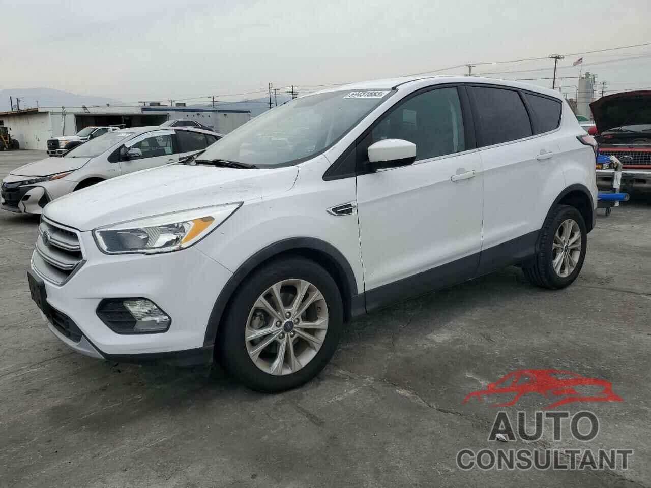 FORD ESCAPE 2017 - 1FMCU0GD5HUE96679