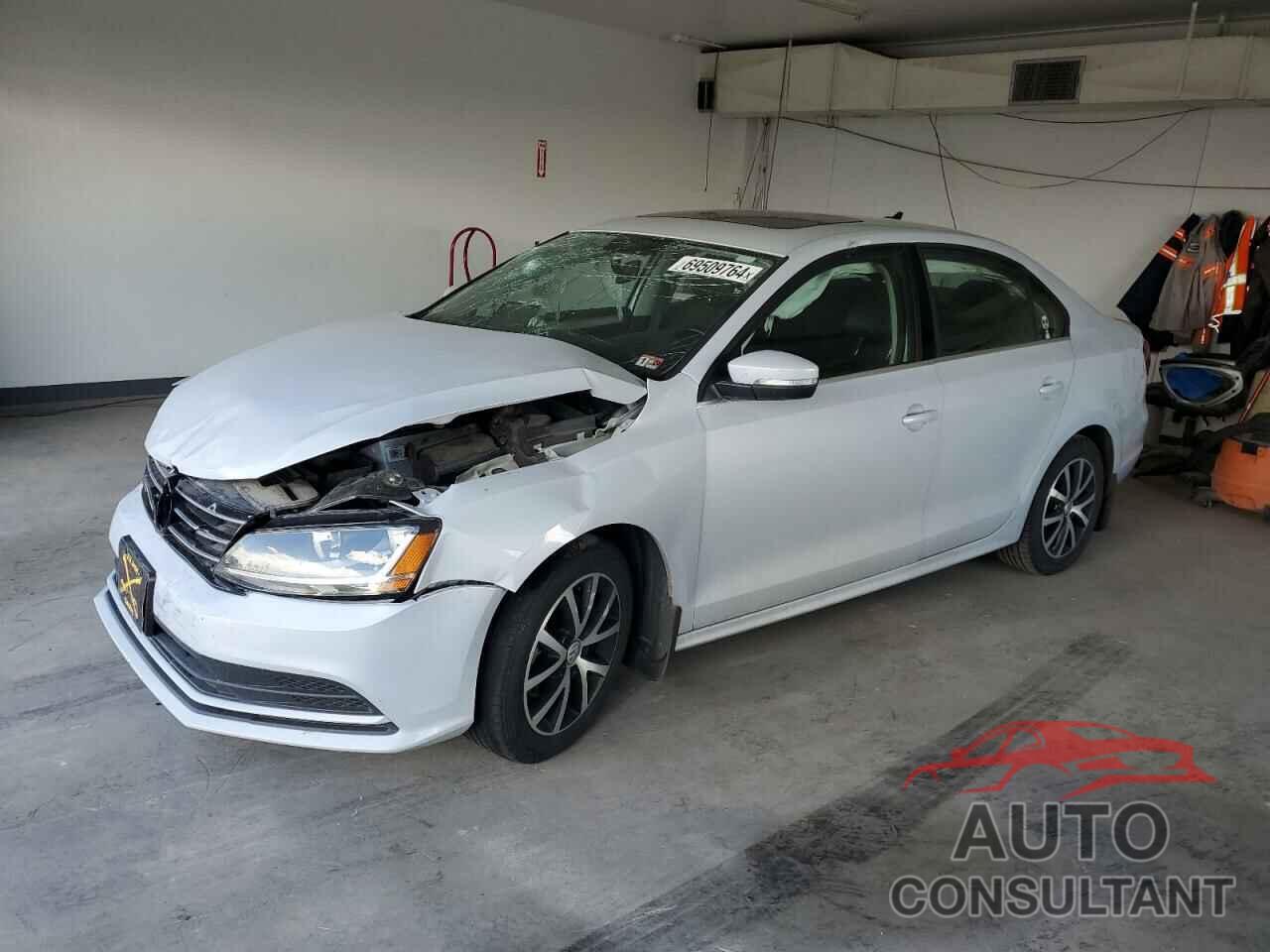 VOLKSWAGEN JETTA 2018 - 3VWDB7AJ0JM240379