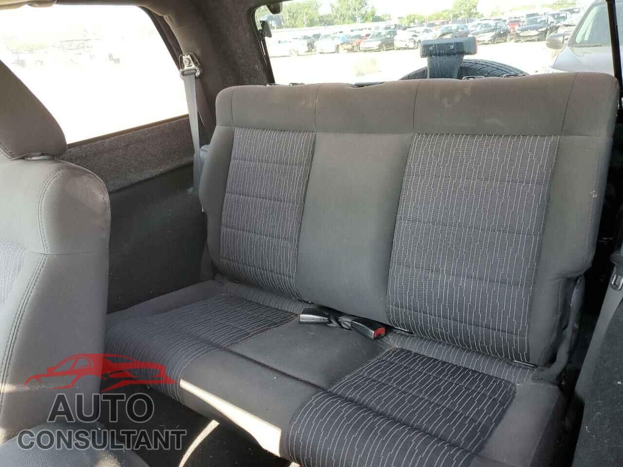 JEEP WRANGLER 2011 - 1J4AA2D15BL510906