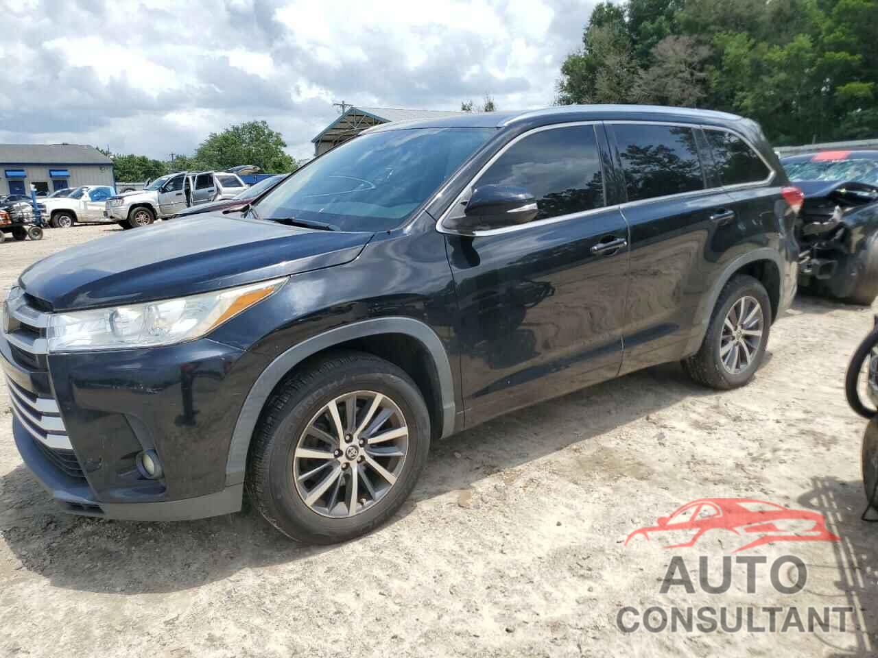 TOYOTA HIGHLANDER 2017 - 5TDKZRFH6HS518400