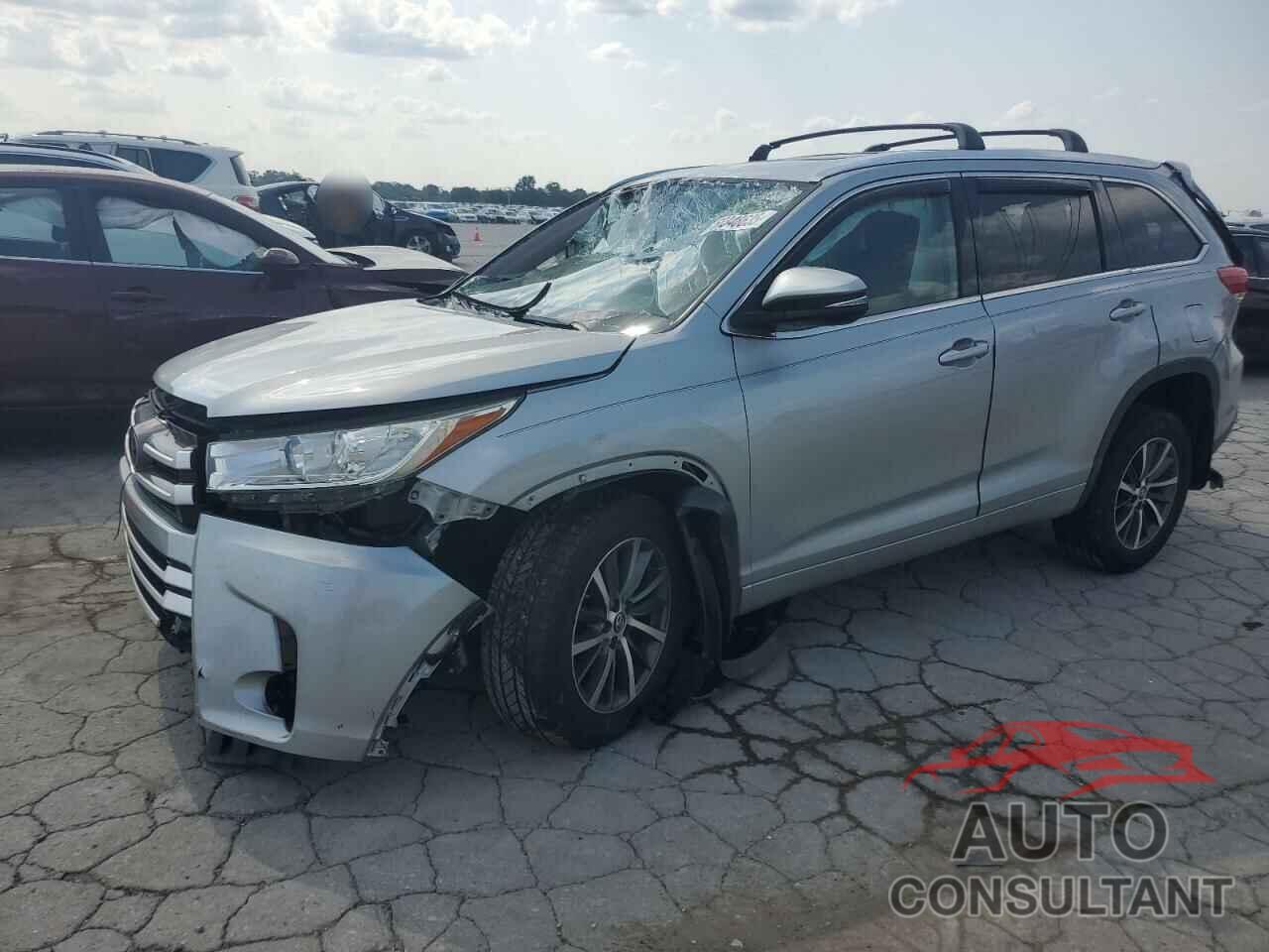 TOYOTA HIGHLANDER 2018 - 5TDJZRFH1JS527037