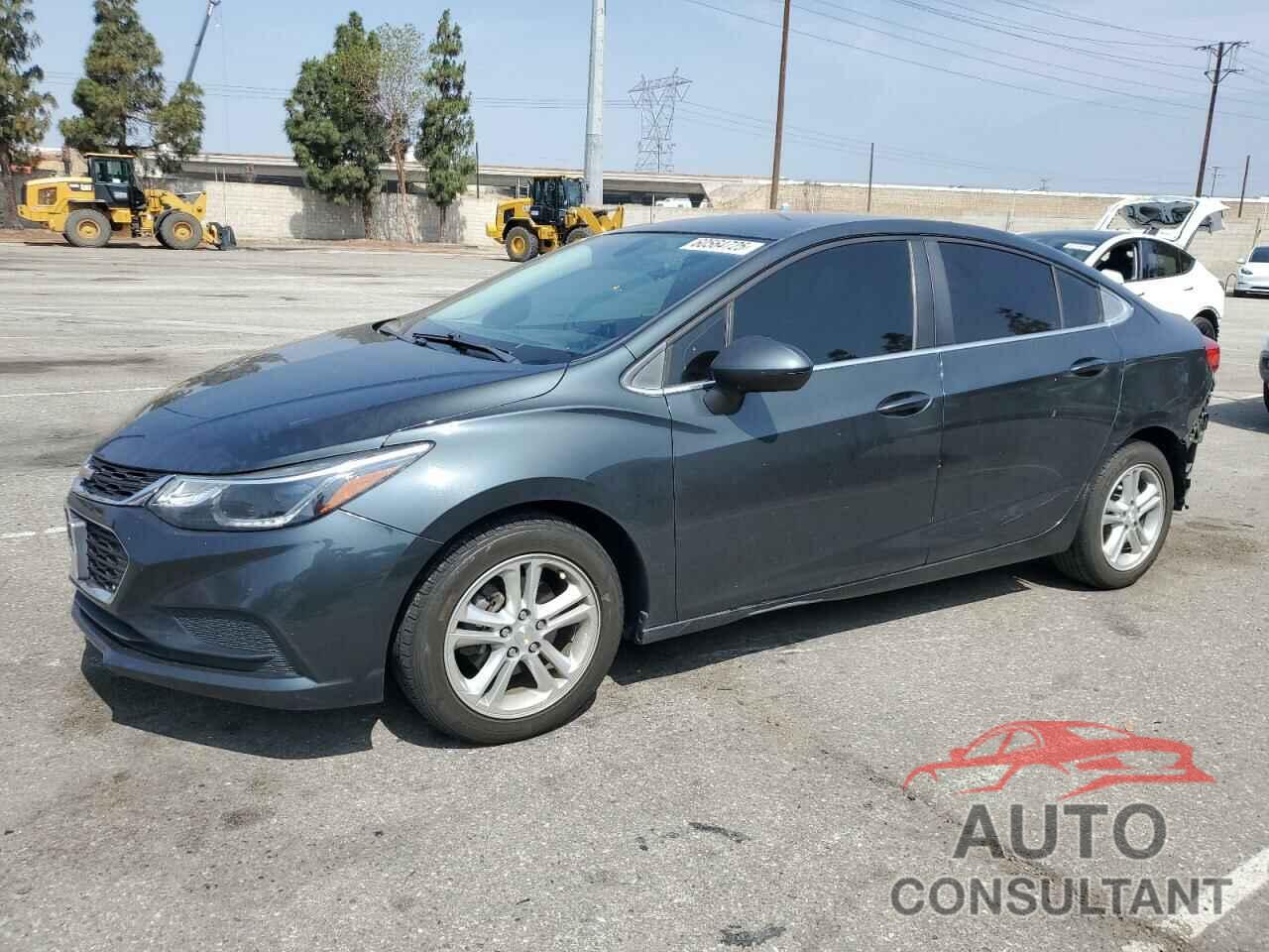 CHEVROLET CRUZE 2018 - 1G1BE5SM7J7180215