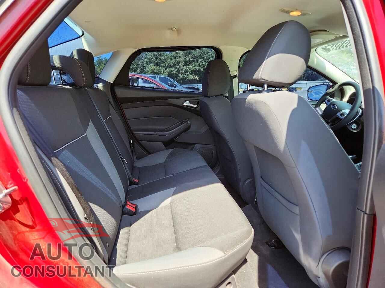 FORD FOCUS 2013 - 1FADP3F25DL138084