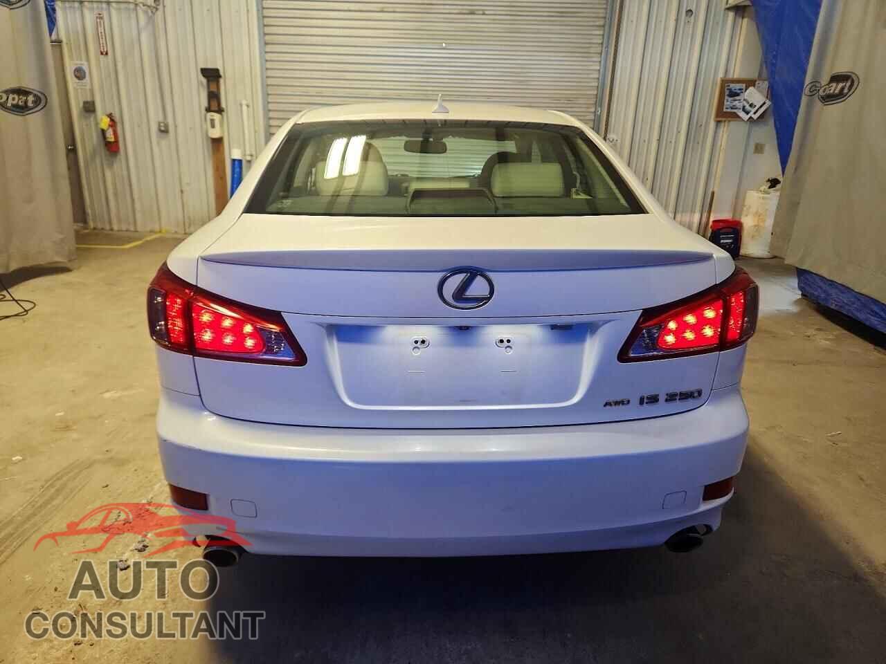 LEXUS IS 2011 - JTHCF5C23B5049705
