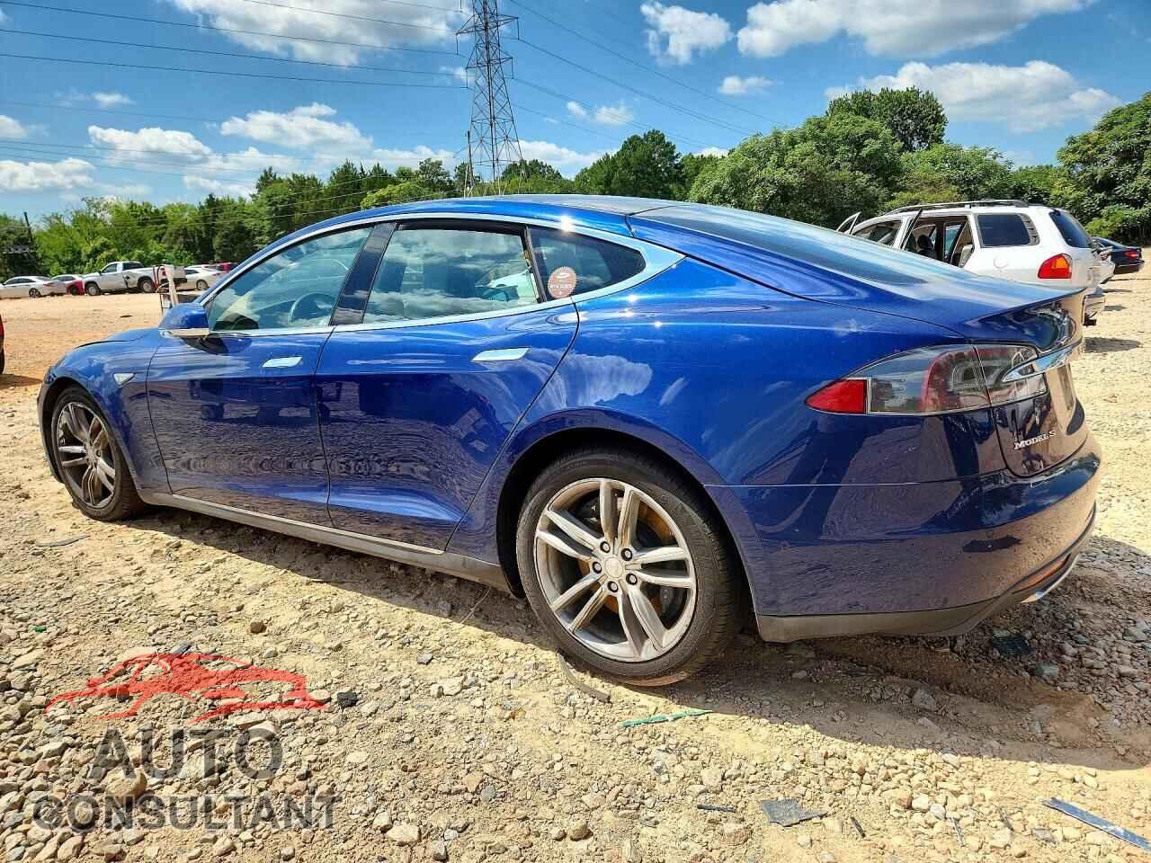 TESLA MODEL S 2015 - 5YJSA1E20FF117223