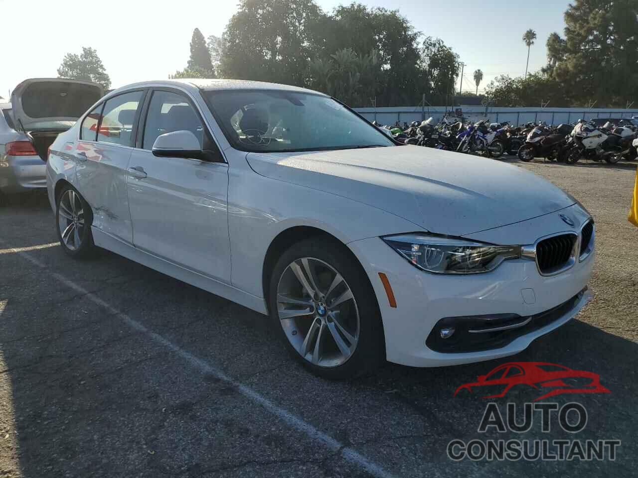 BMW 3 SERIES 2018 - WBA8B9G50JNV00258