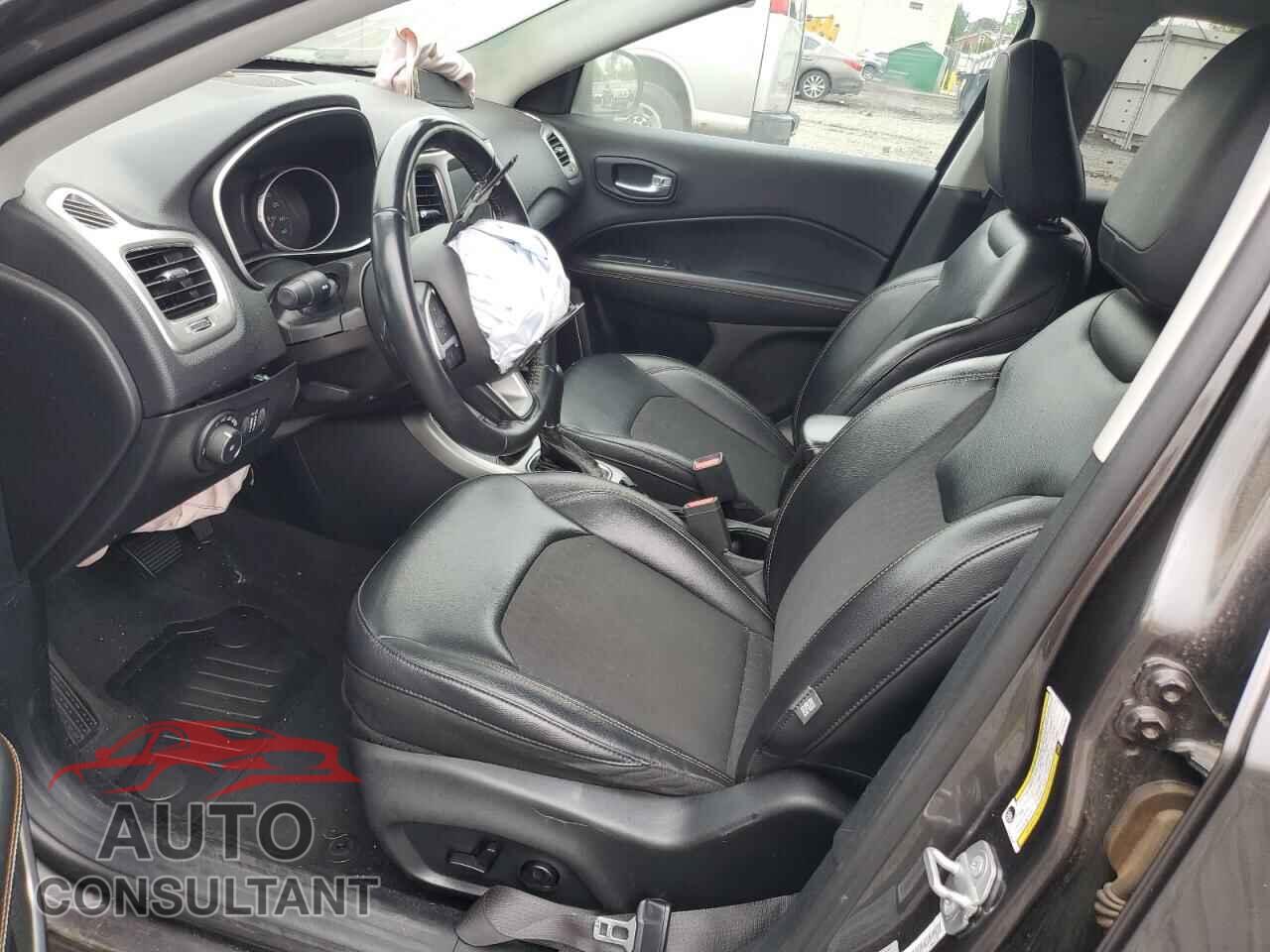 JEEP COMPASS 2018 - 3C4NJDBB2JT114787