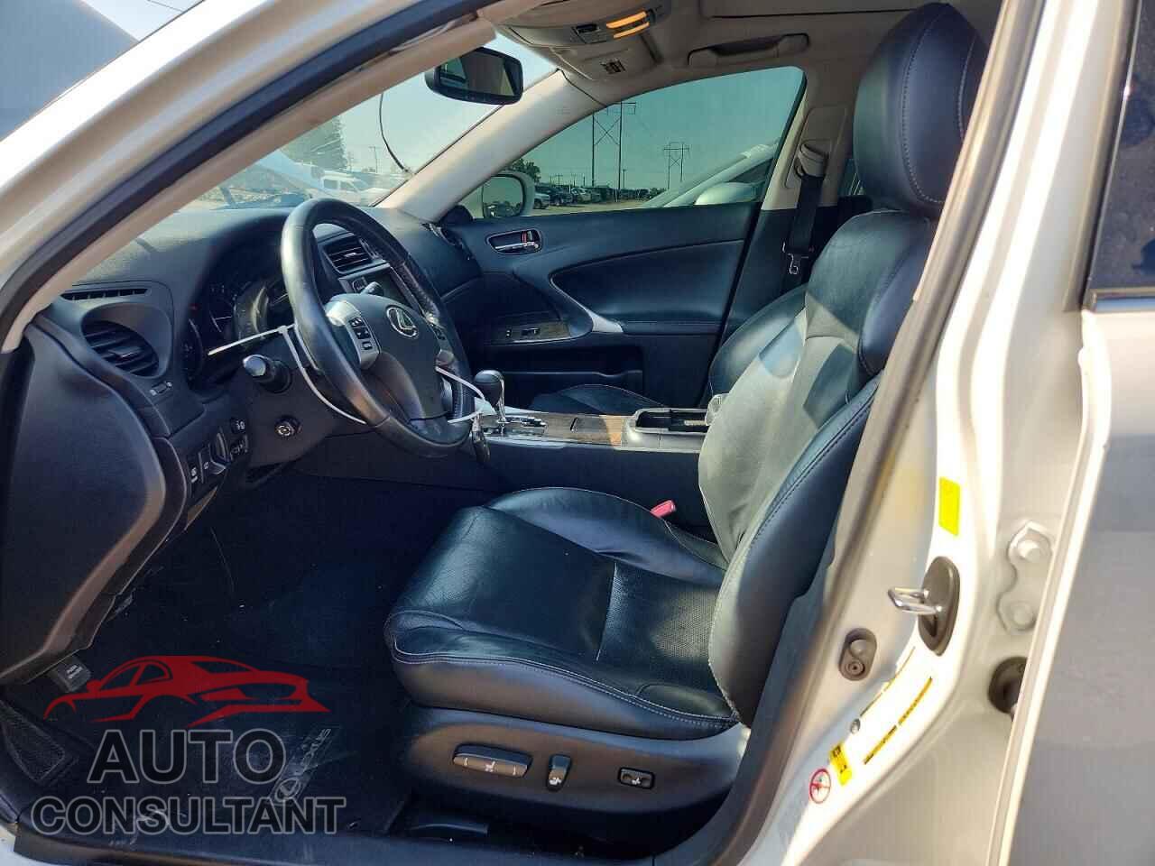 LEXUS IS 2011 - JTHCE5C20B5000464