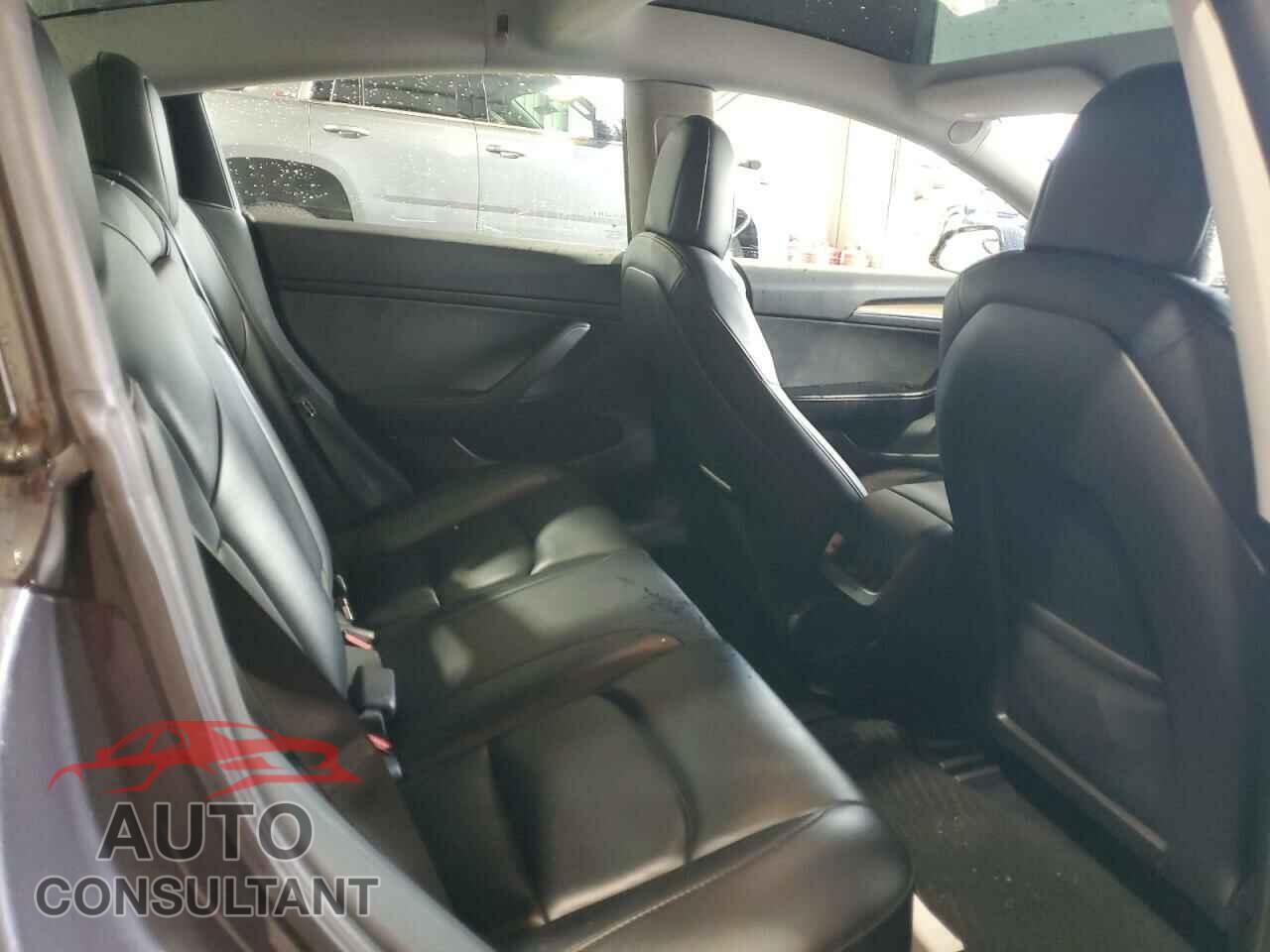 TESLA MODEL 3 2022 - 5YJ3E1EA8NF372121