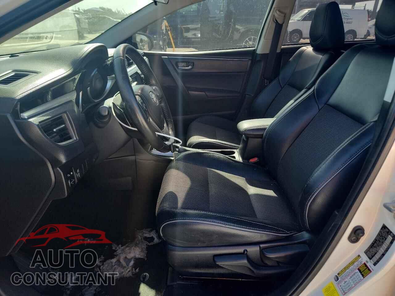 TOYOTA COROLLA 2015 - 2T1BURHEXFC413656