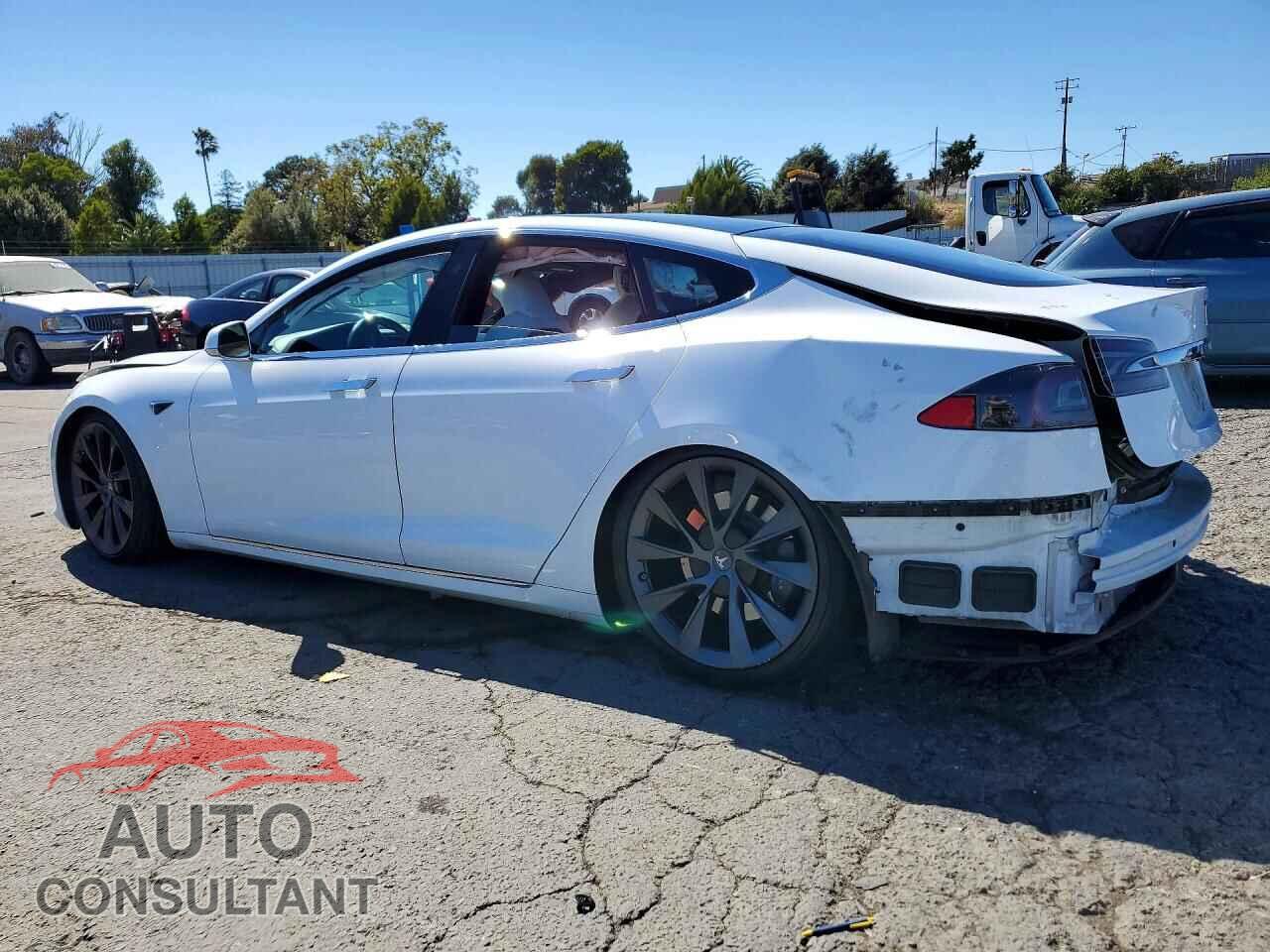 TESLA MODEL S 2020 - 5YJSA1E27LF415814