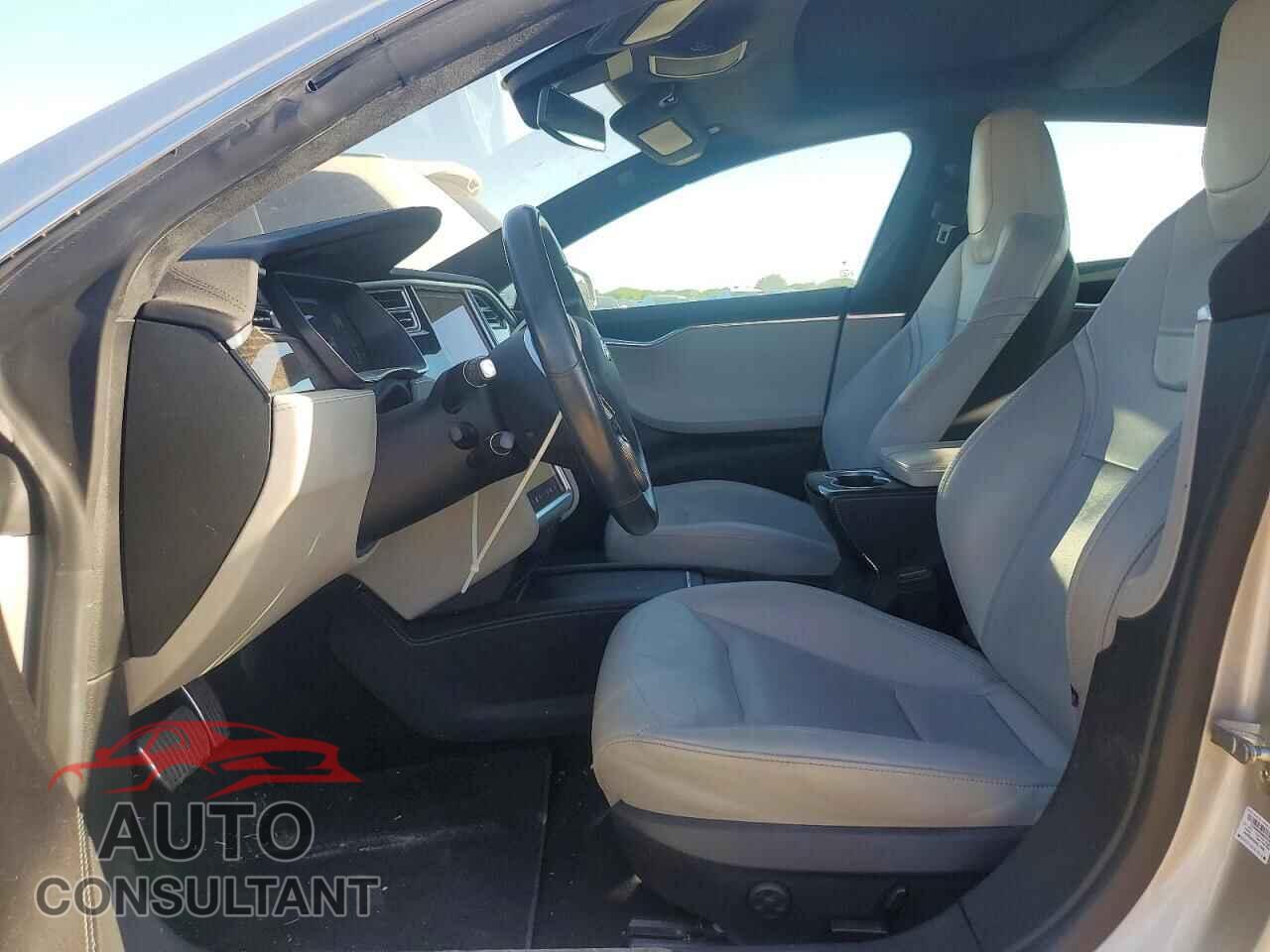 TESLA MODEL S 2016 - 5YJSA1E2XGF152546