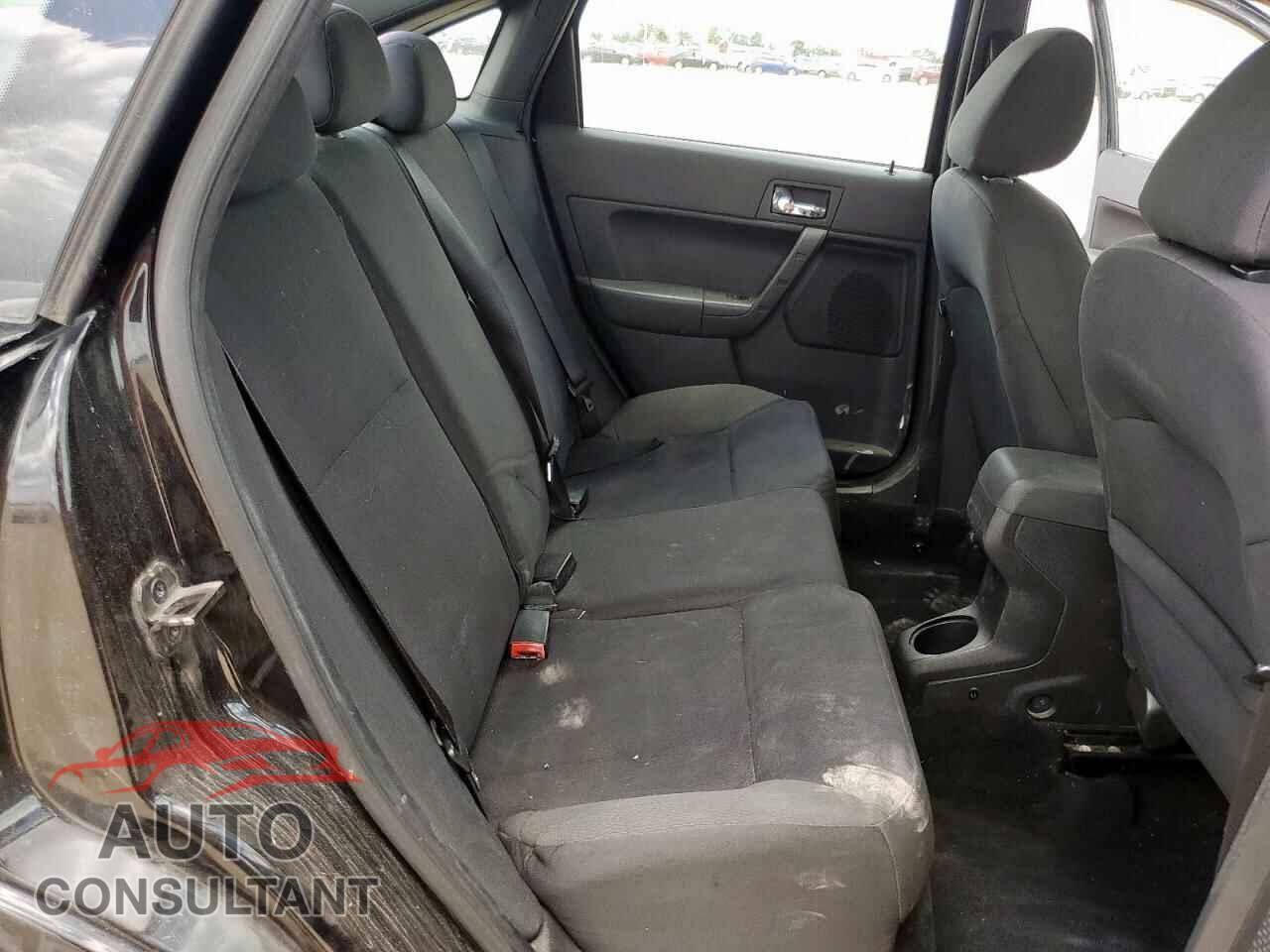 FORD FOCUS 2011 - 1FAHP3GN0BW135499