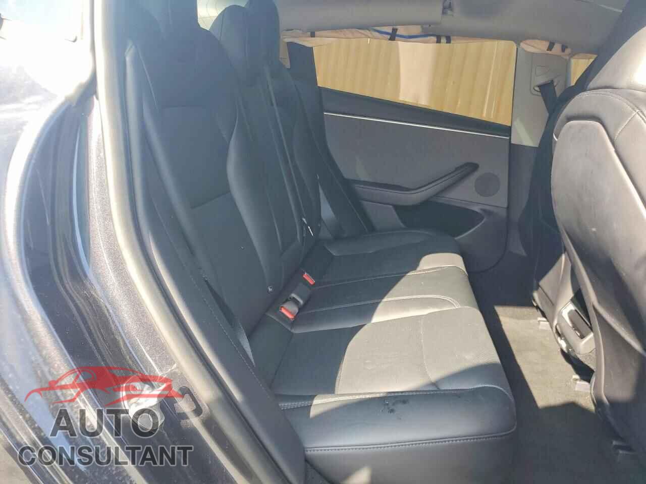 TESLA MODEL 3 2024 - 5YJ3E1EA2RF868490