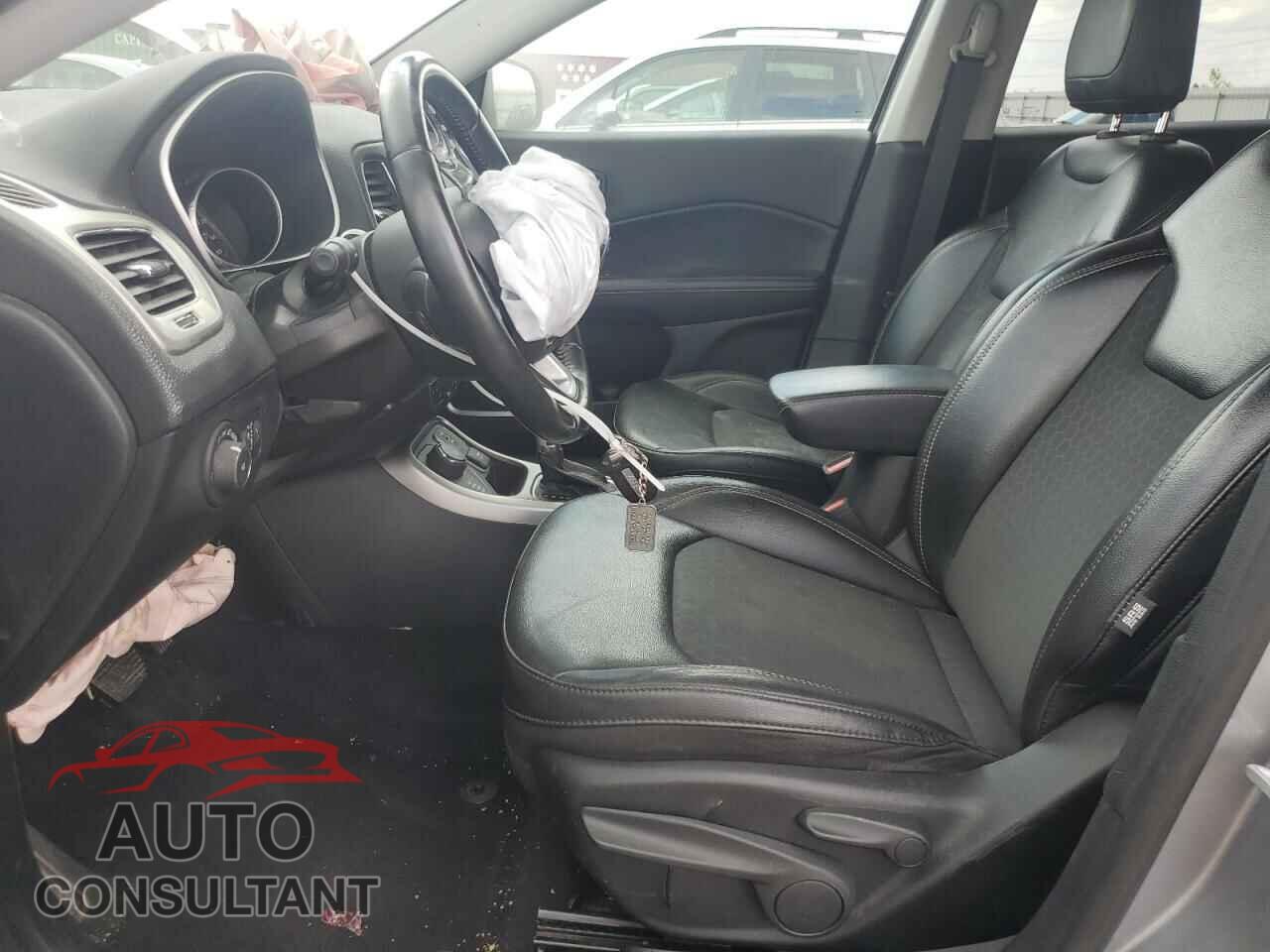 JEEP COMPASS 2019 - 3C4NJDBB0KT689598