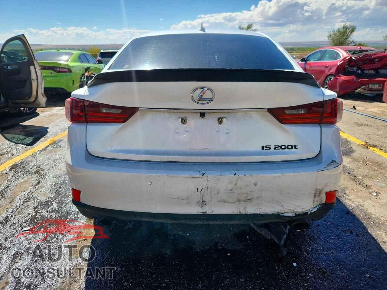 LEXUS IS 2016 - JTHBA1D23G5012565