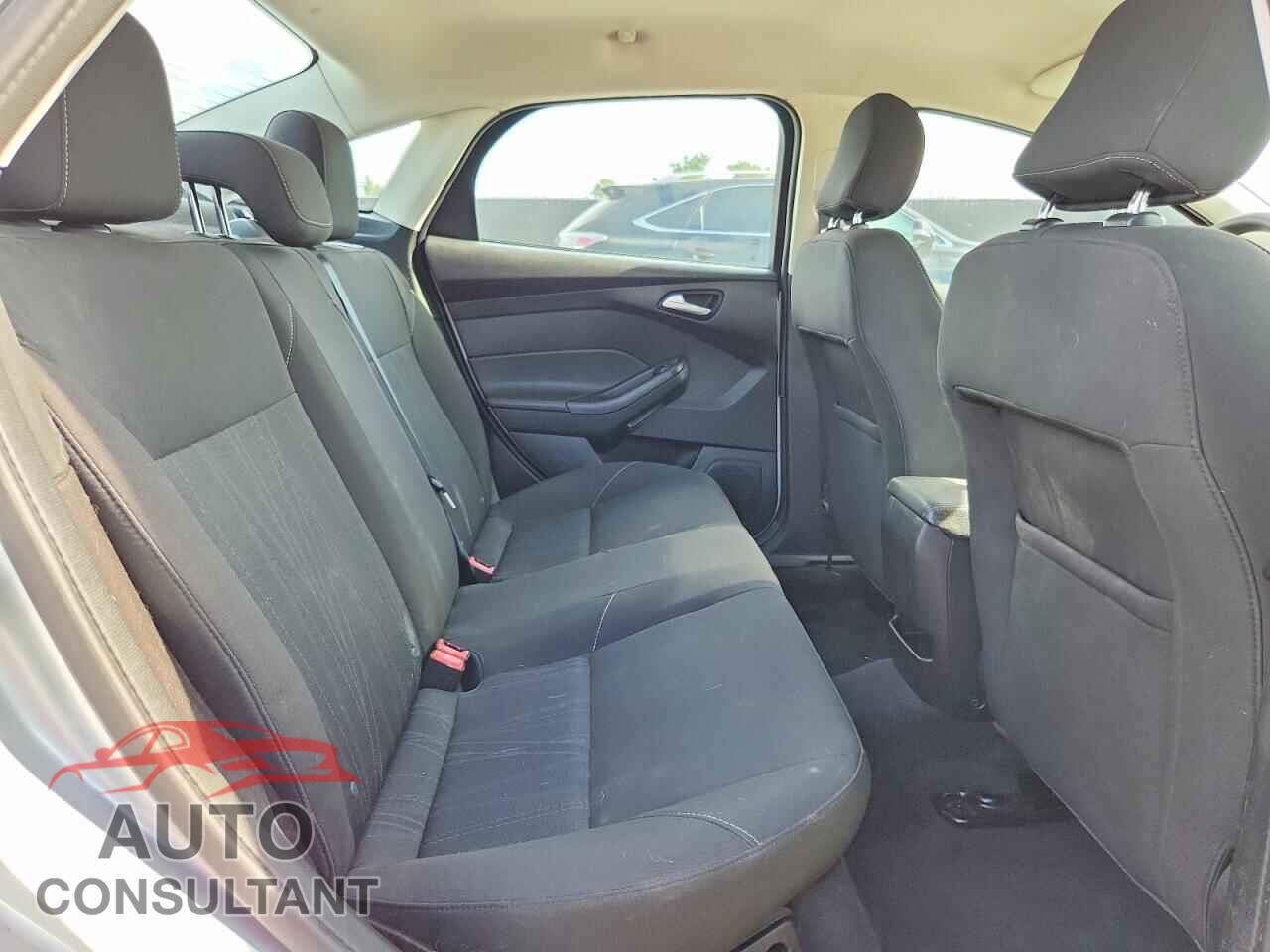 FORD FOCUS 2016 - 1FADP3F2XGL341038