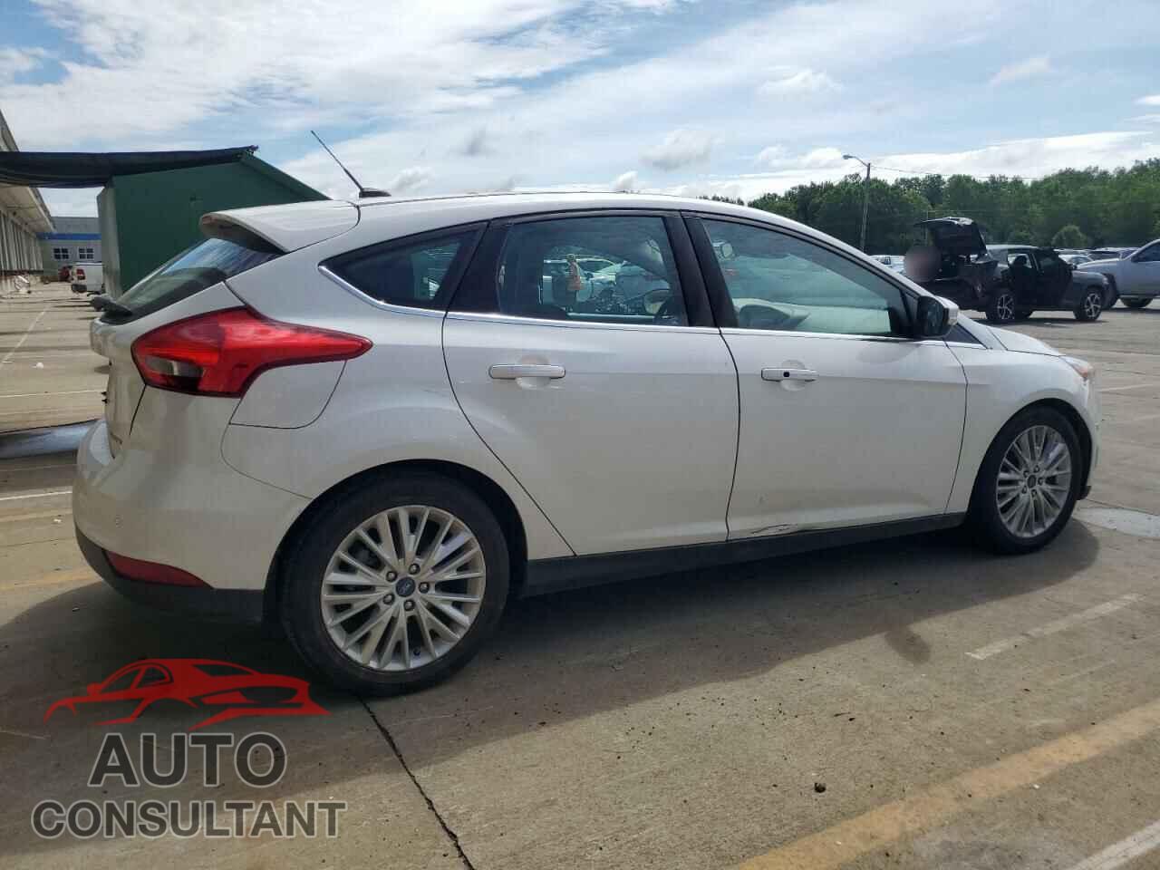 FORD FOCUS 2017 - 1FADP3N24HL206365
