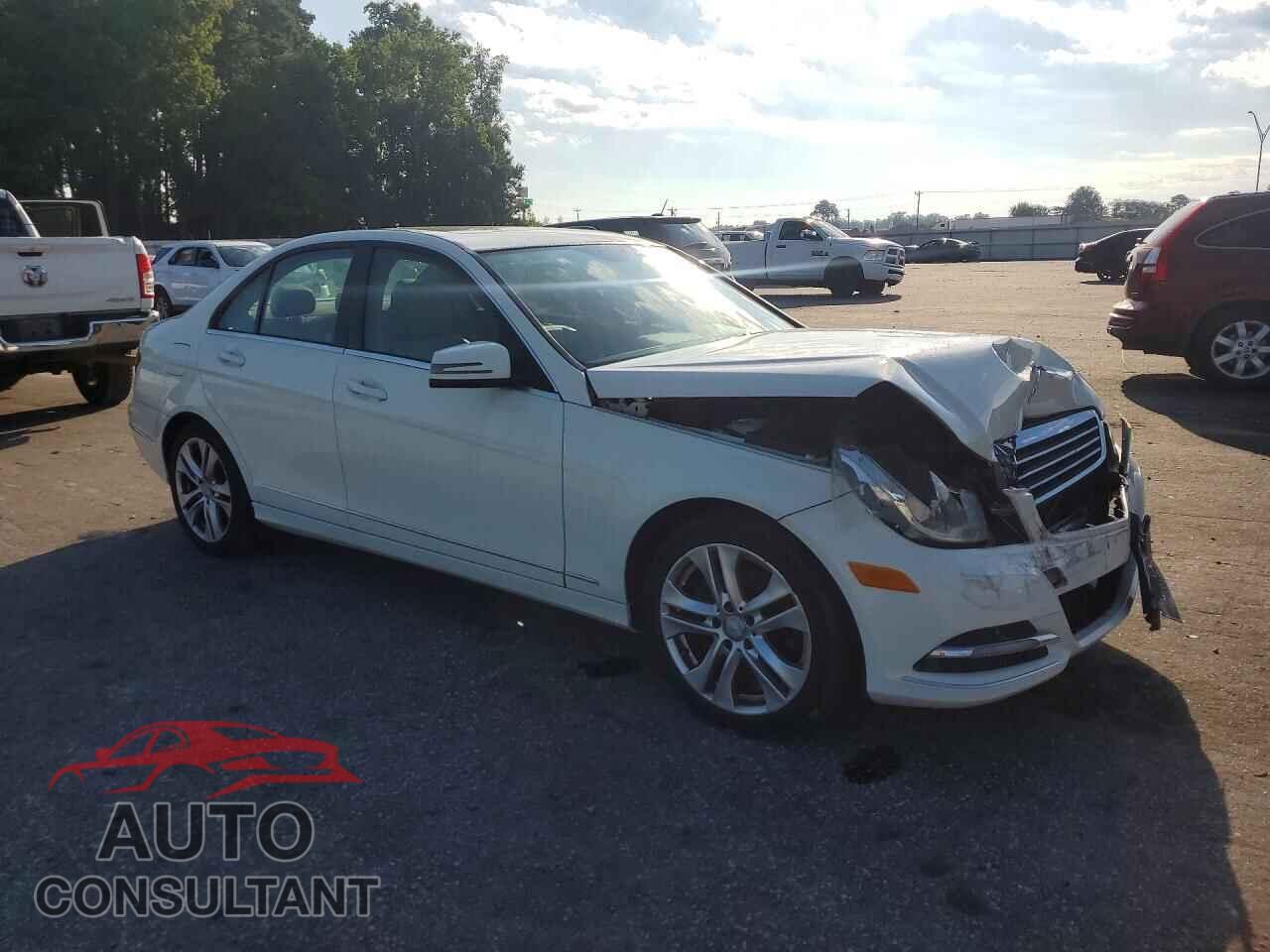 MERCEDES-BENZ C-CLASS 2012 - WDDGF8BB7CA649065