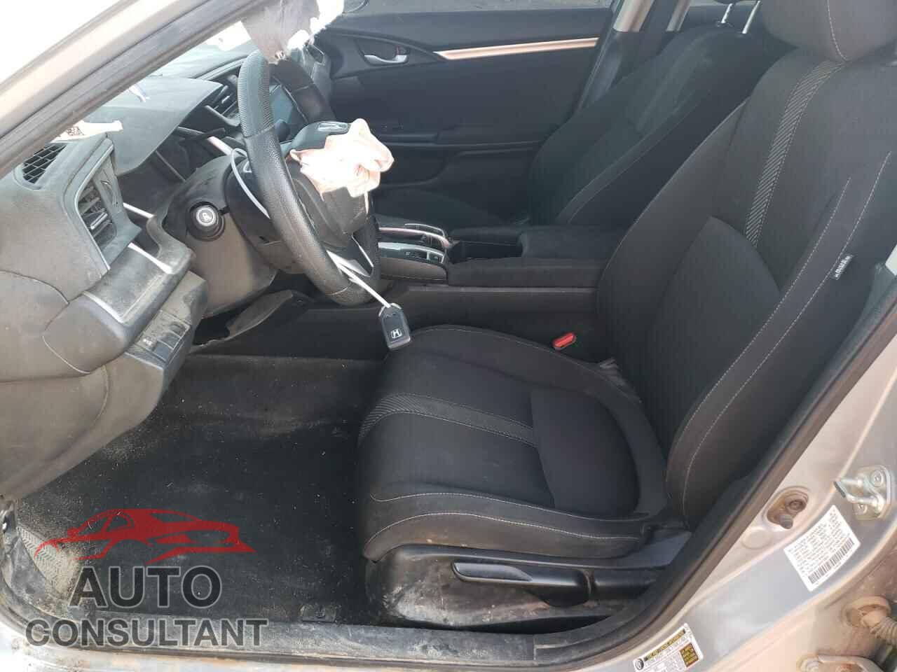 HONDA CIVIC 2018 - 2HGFC2F70JH570855