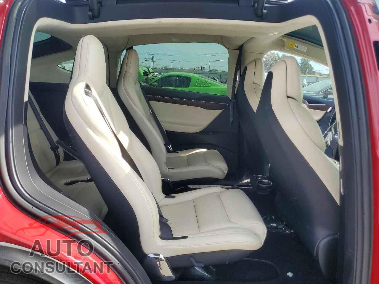 TESLA MODEL X 2018 - 5YJXCBE44JF095534