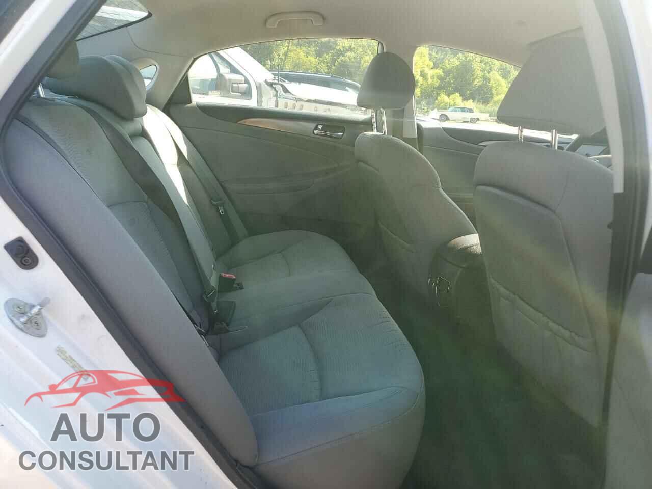 HYUNDAI SONATA 2012 - KMHEC4A48CA044280