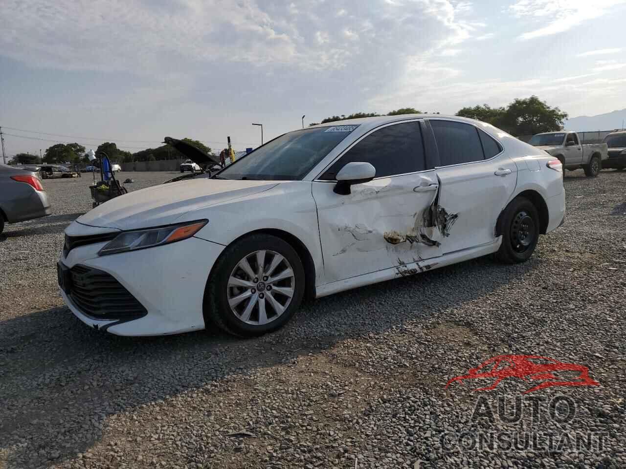 TOYOTA CAMRY 2018 - 4T1B11HK8JU563966