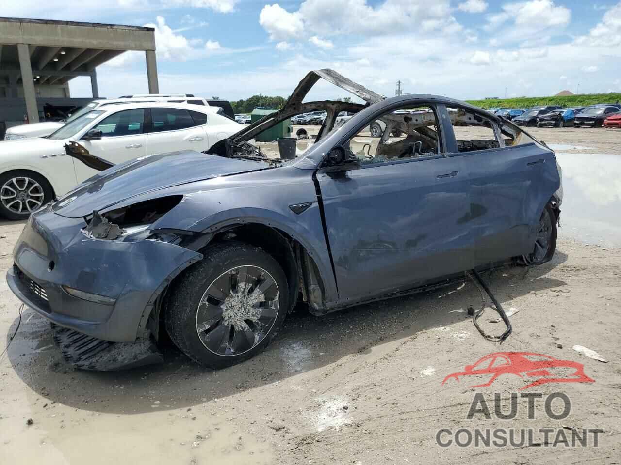 TESLA MODEL Y 2023 - 7SAYGDEE1PF842161