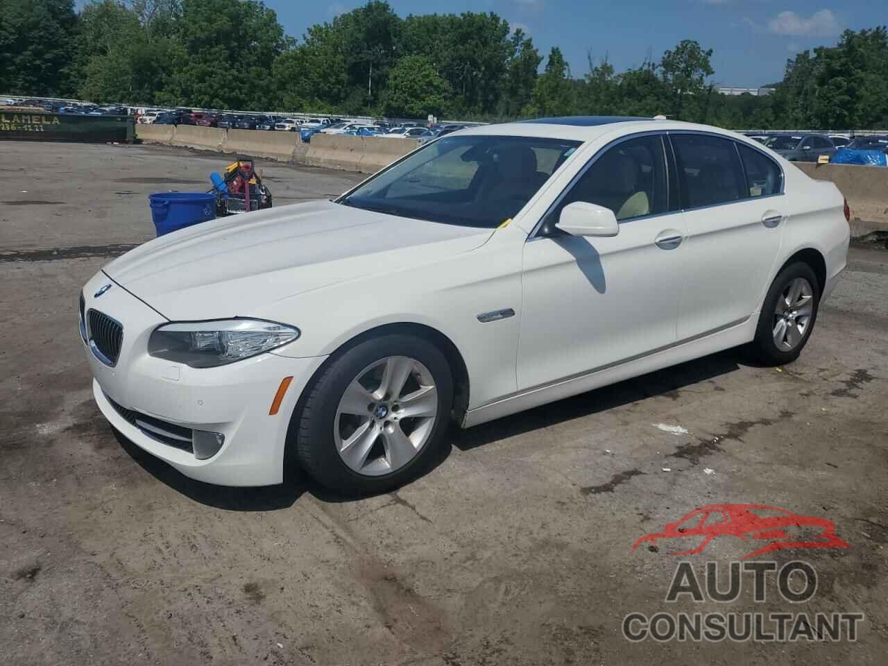 BMW 5 SERIES 2011 - WBAFR1C55BC738324