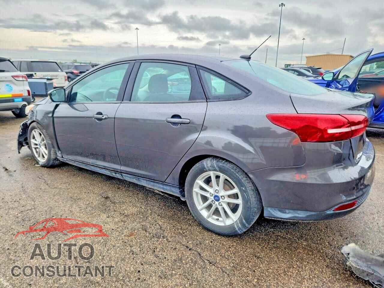 FORD FOCUS 2017 - 1FADP3F22HL268054