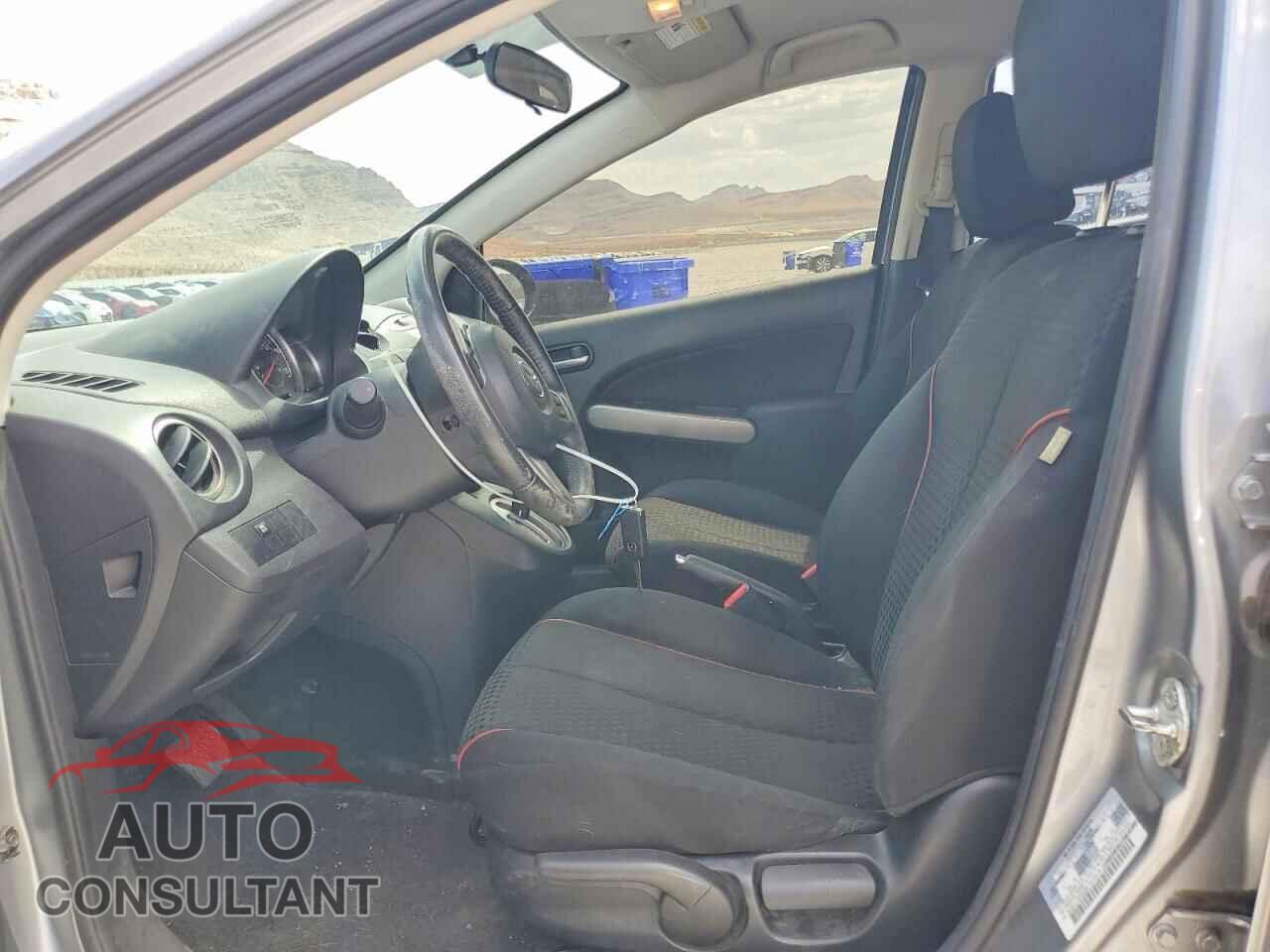 MAZDA 2 2013 - JM1DE1LY7D0158268