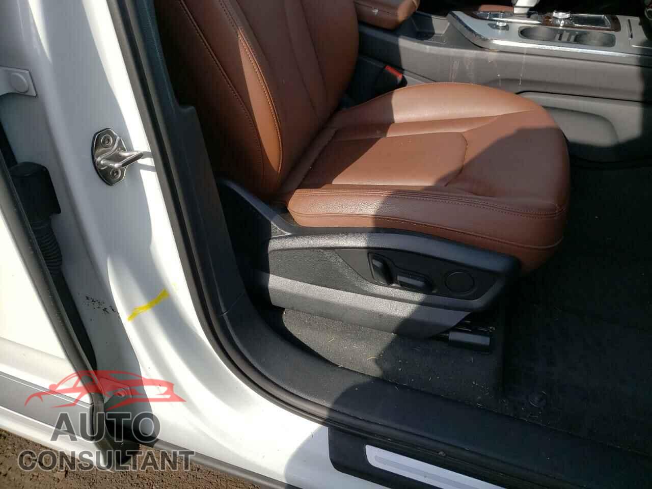 AUDI Q7 2019 - WA1AHAF76KD037650