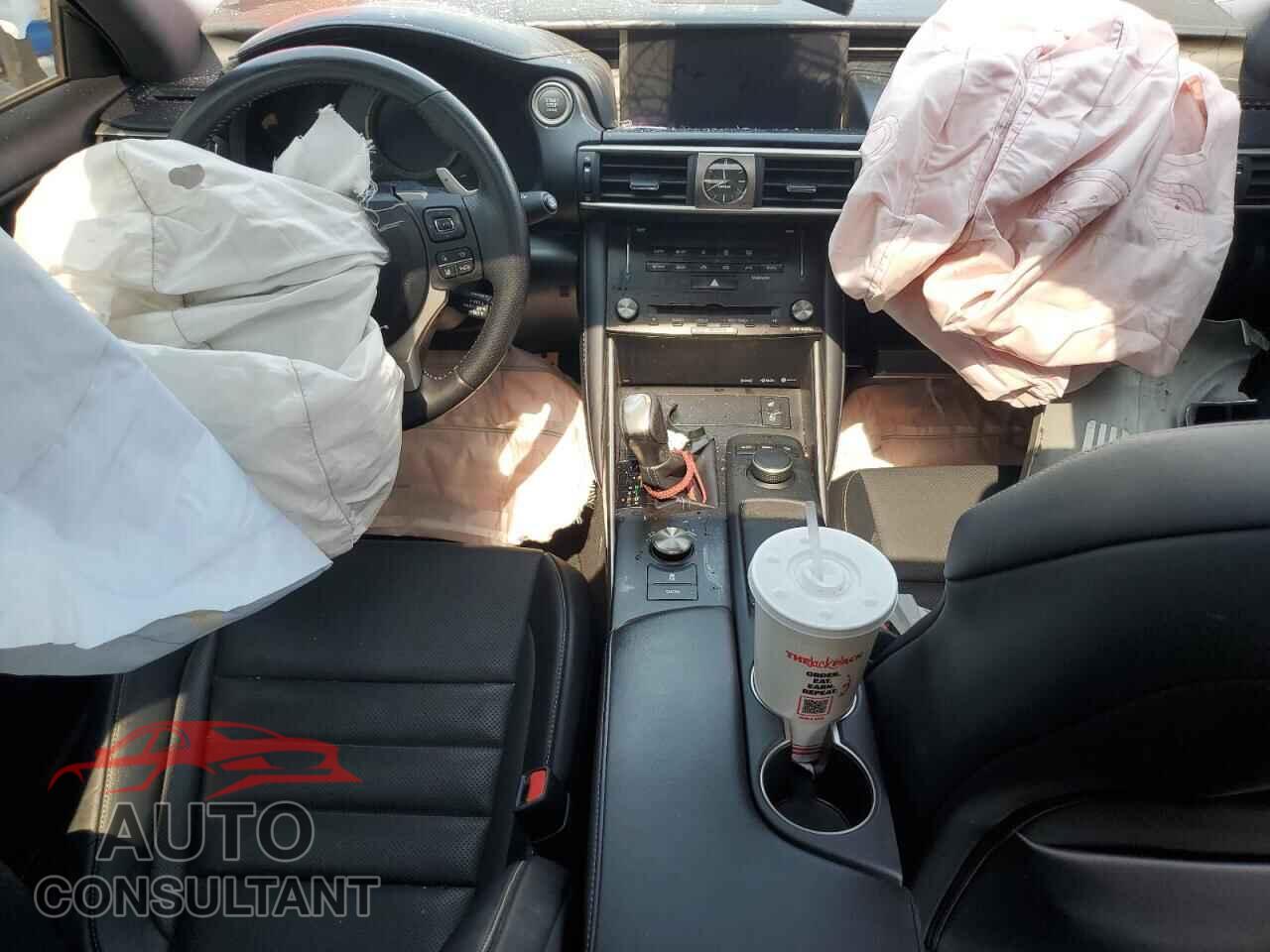 LEXUS IS 2018 - JTHBA1D23J5072871