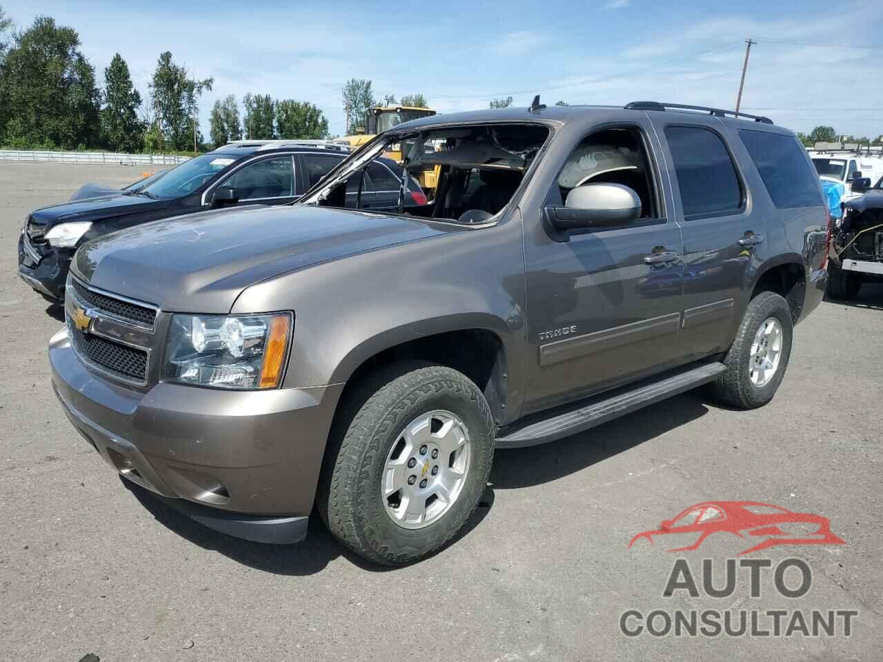 CHEVROLET TAHOE 2013 - 1GNSKAE08DR335596