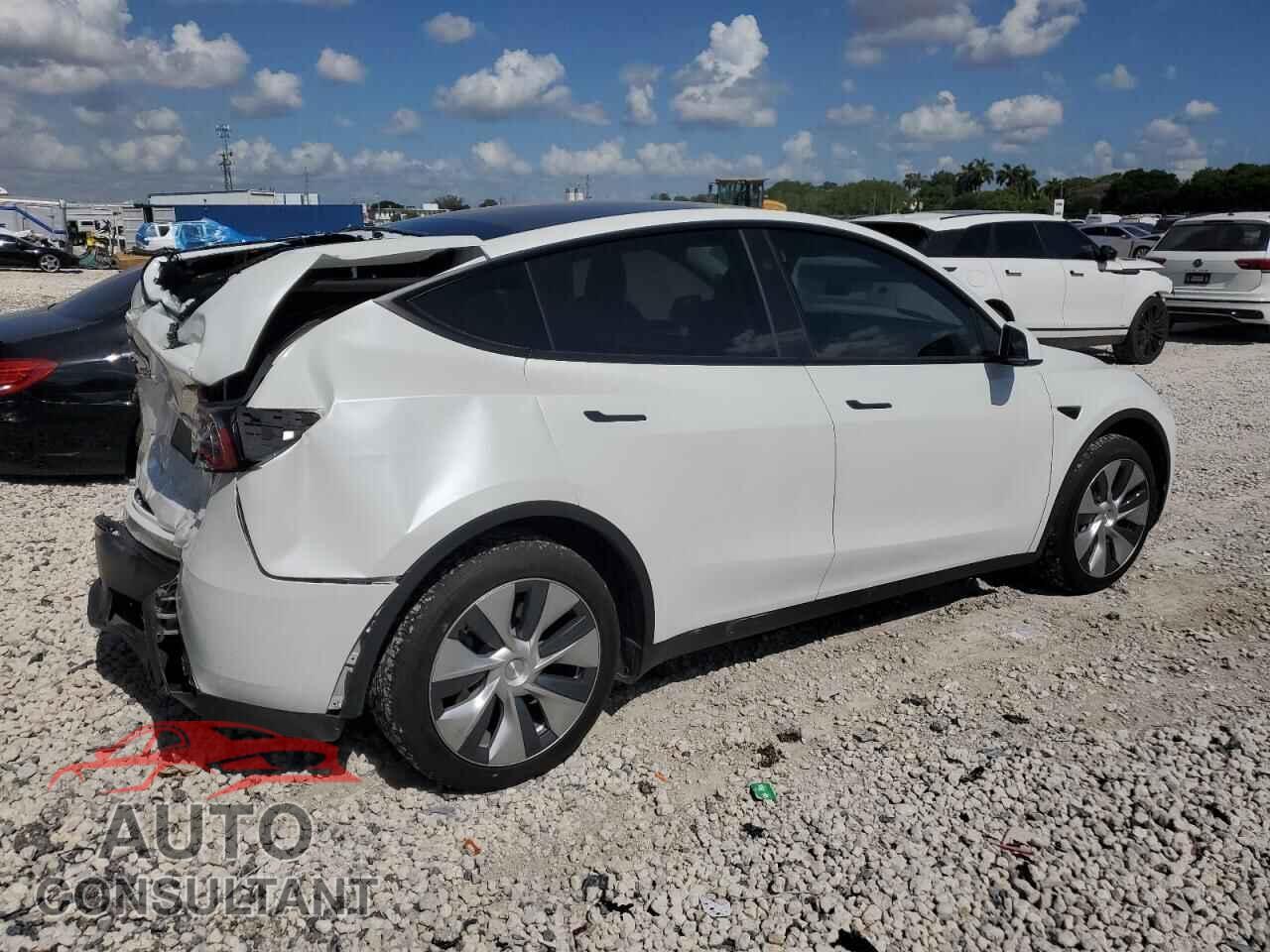TESLA MODEL Y 2024 - 7SAYGDED2RF010239