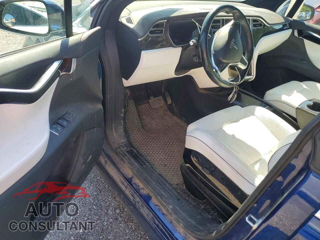 TESLA MODEL X 2016 - 5YJXCAE23GF012967