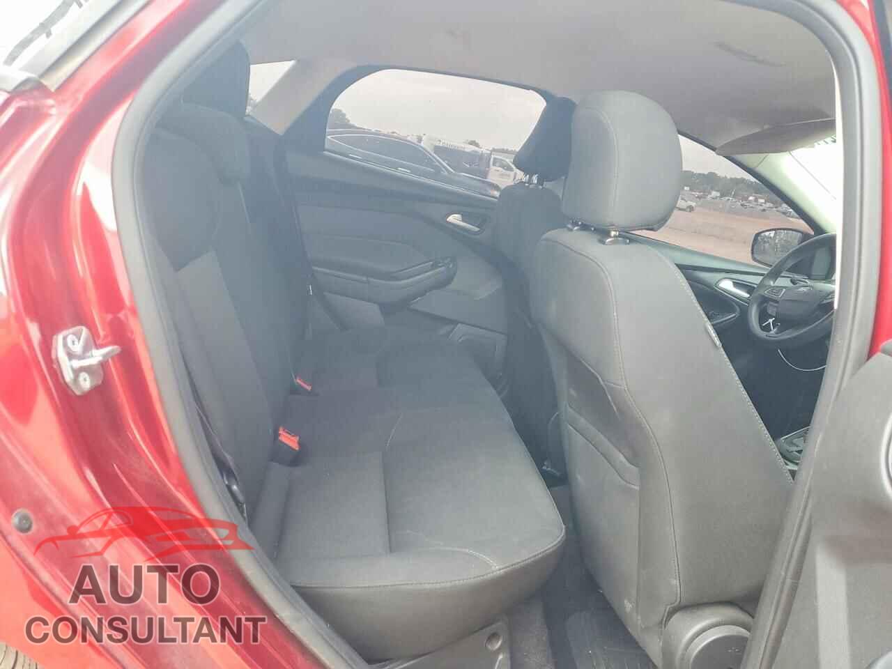 FORD FOCUS 2017 - 1FADP3F2XHL252748