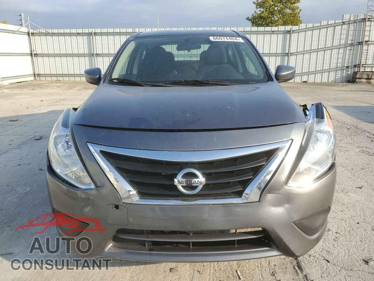 NISSAN VERSA 2017 - 3N1CN7AP5HL852204