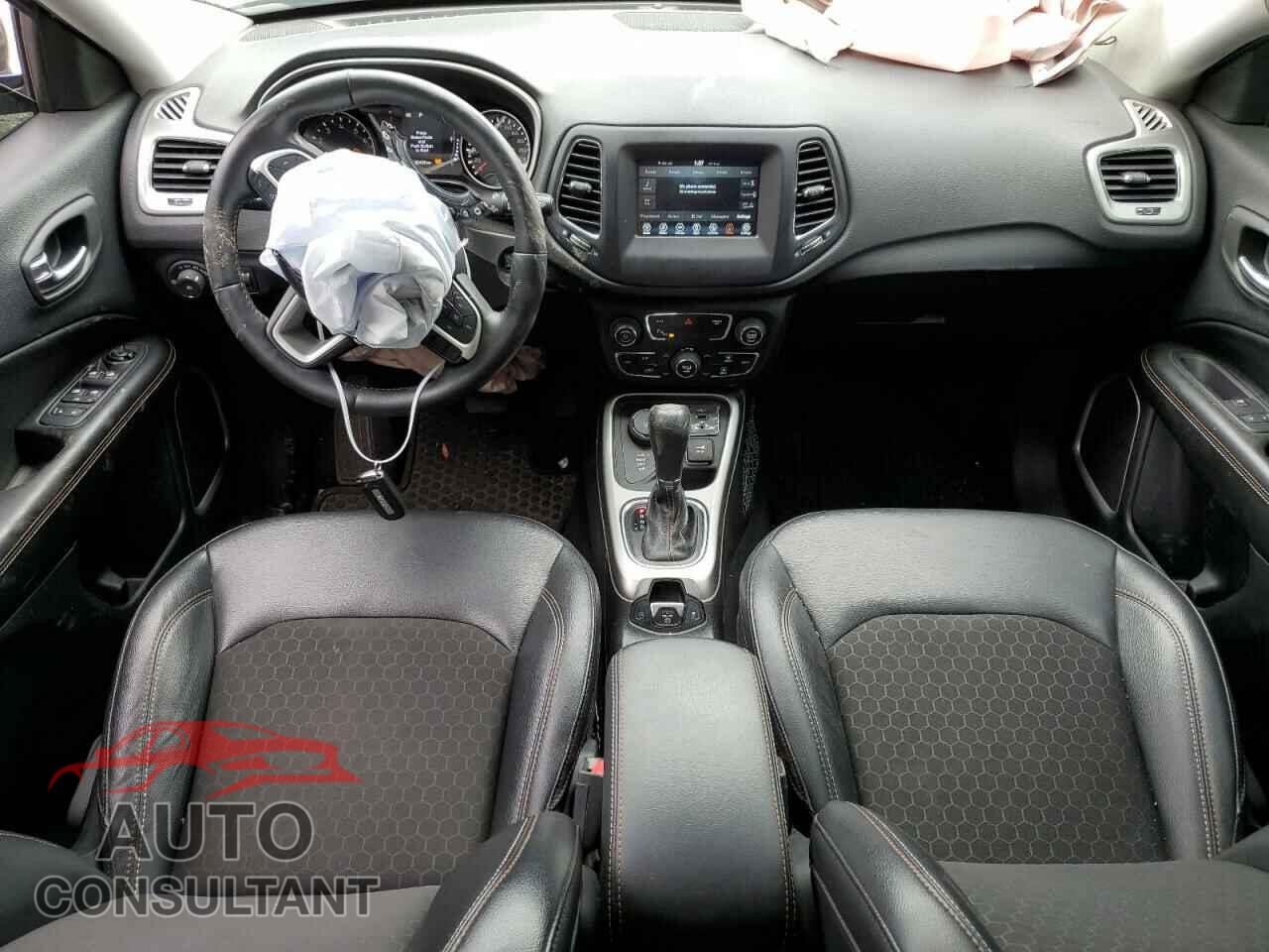 JEEP COMPASS 2019 - 3C4NJDBB8KT674220