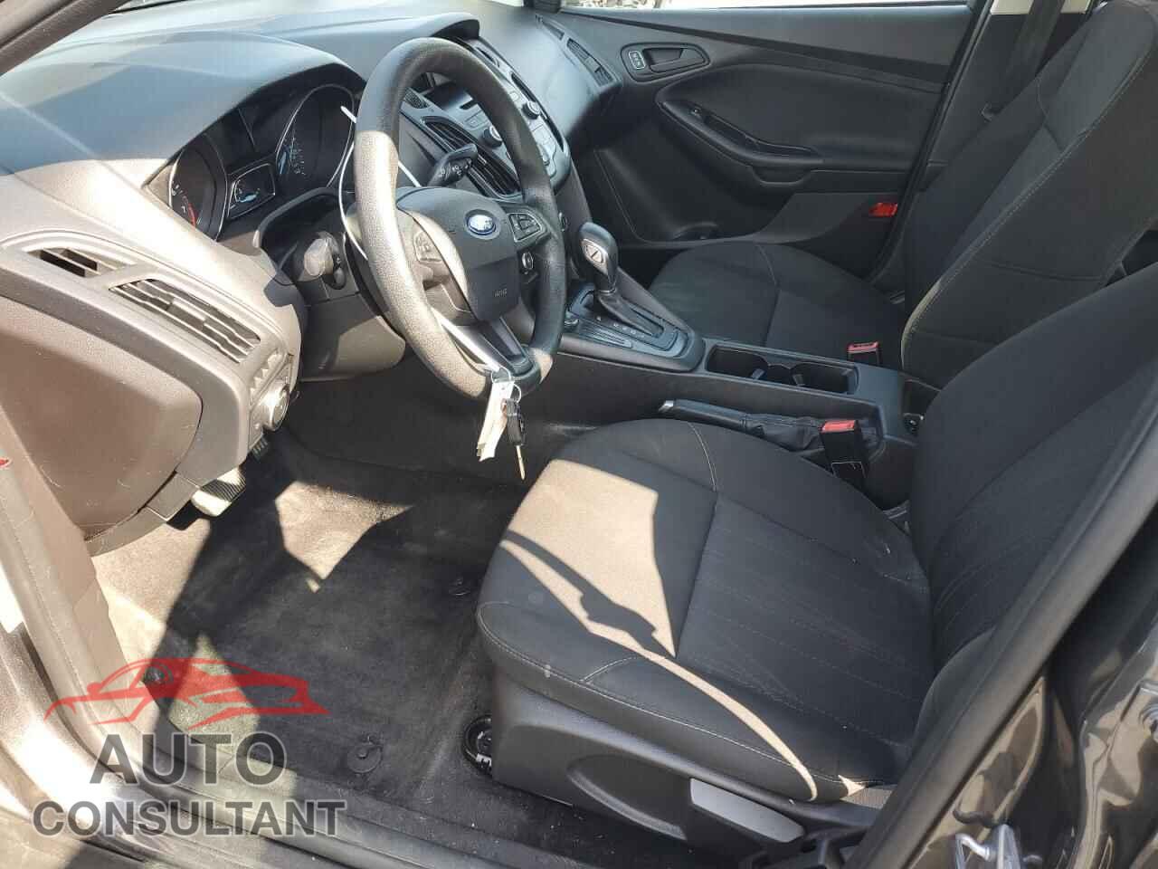 FORD FOCUS 2017 - 1FADP3E25HL305437